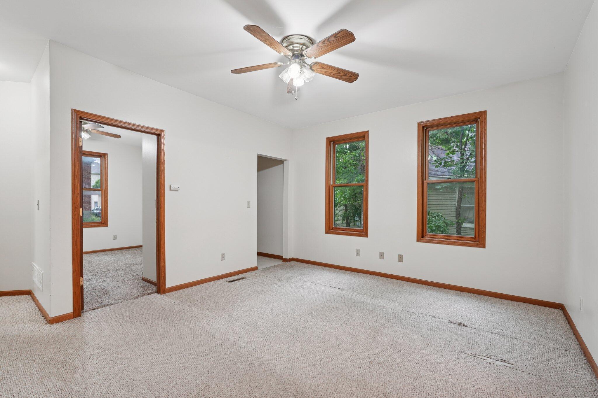 2427 S Wentworth Ave