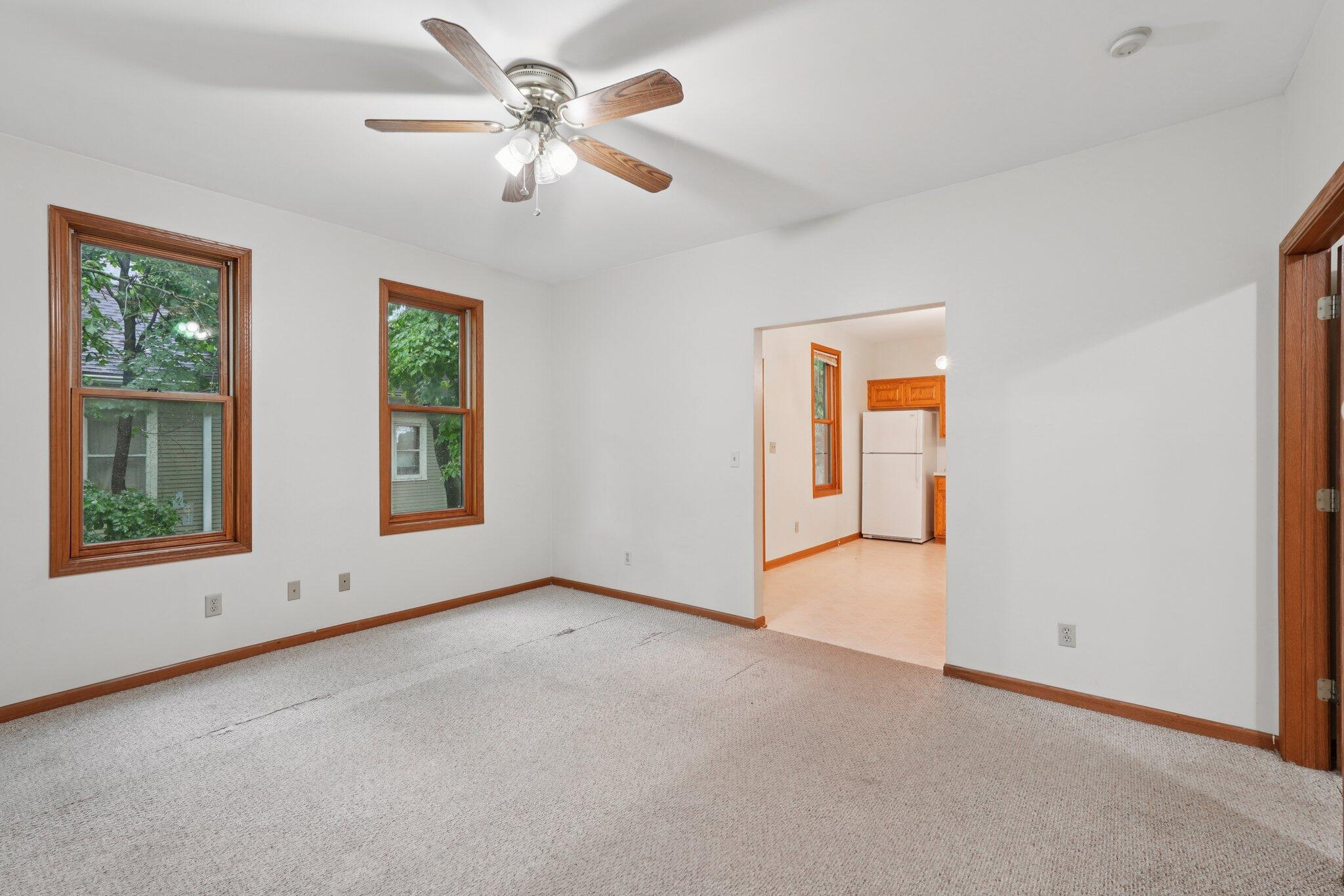 2427 S Wentworth Ave