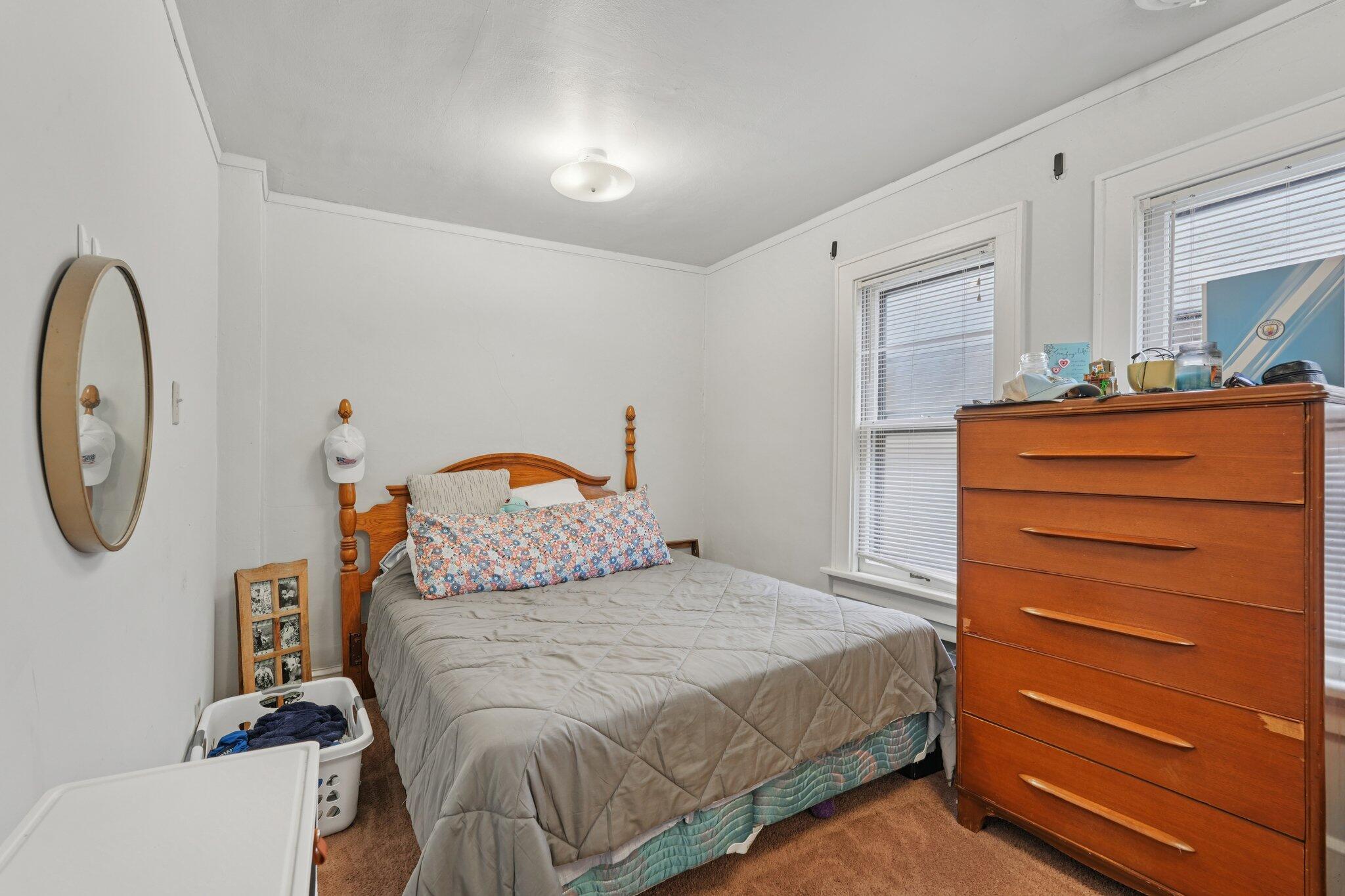 2427 S Wentworth Ave