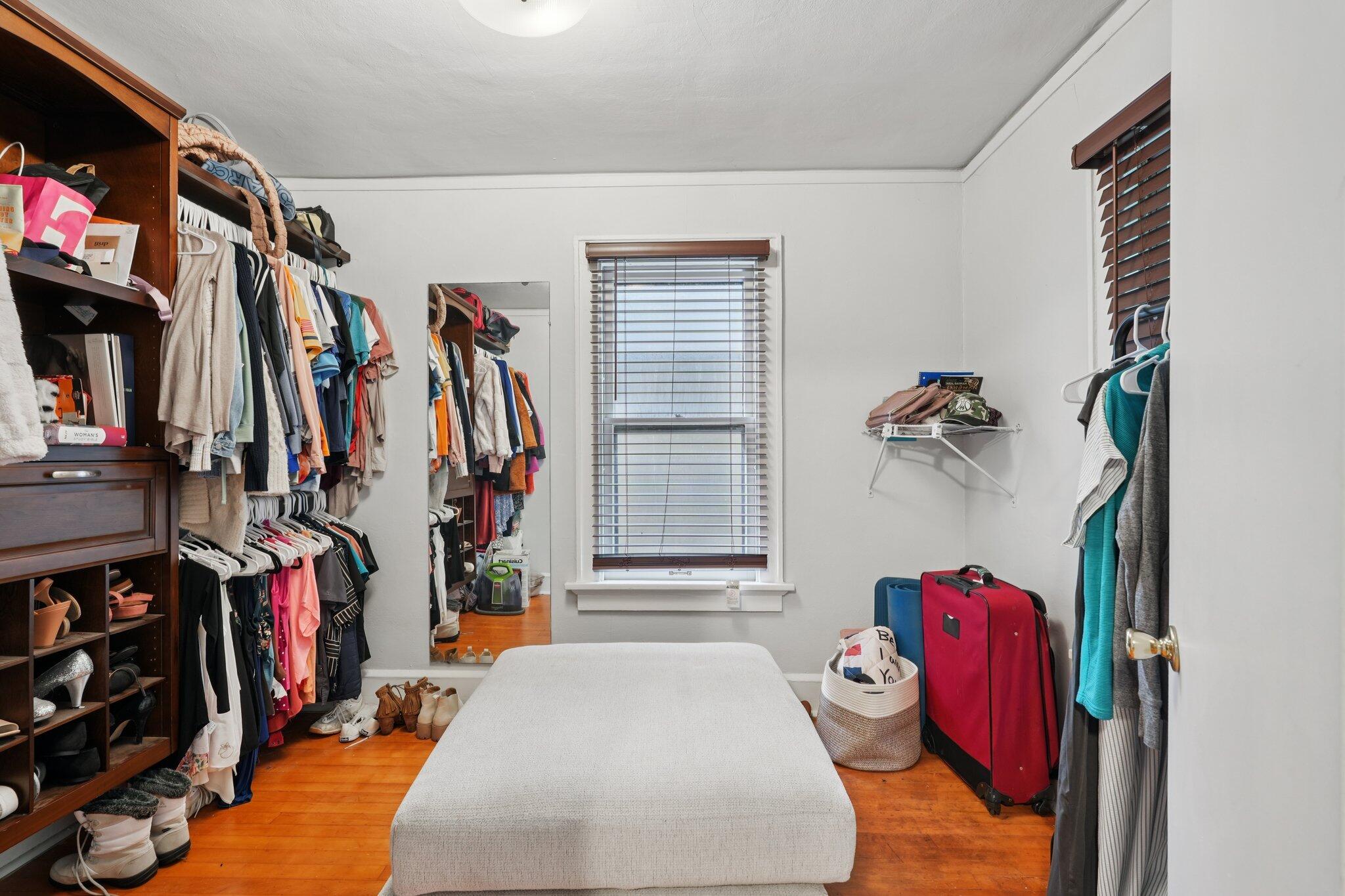 2427 S Wentworth Ave