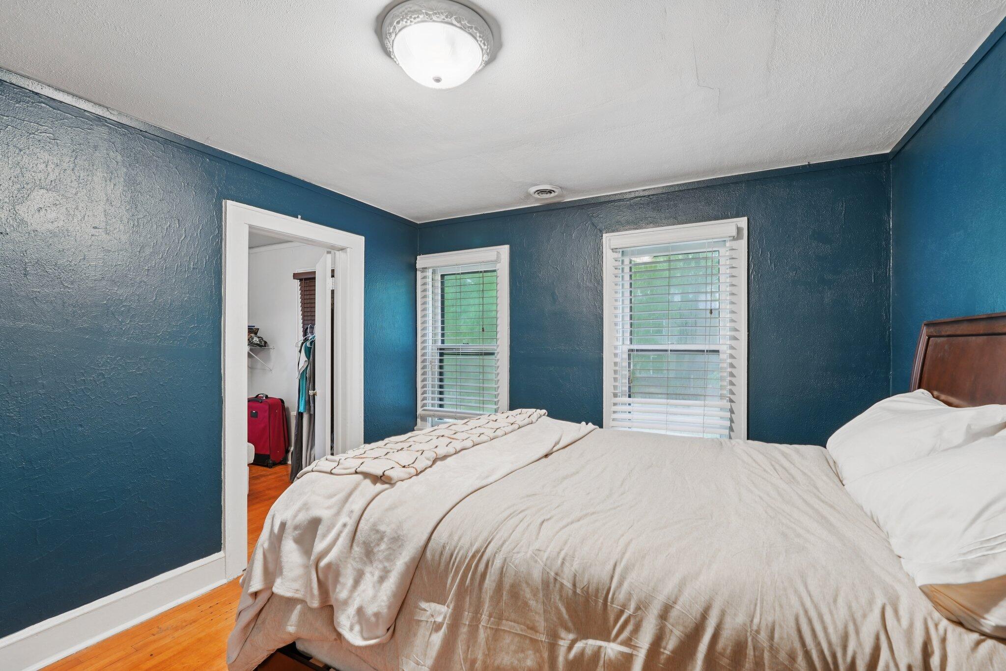 2427 S Wentworth Ave