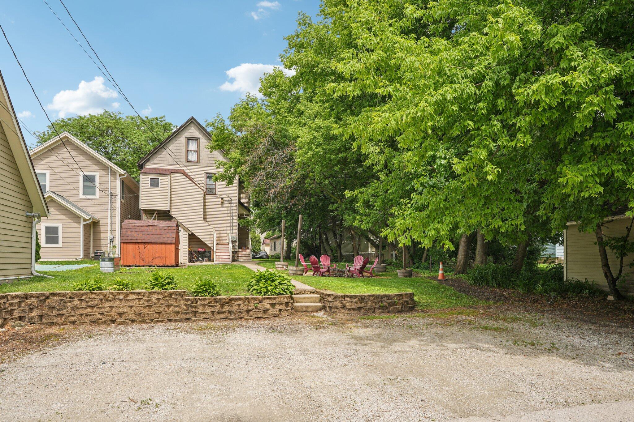 2427 S Wentworth Ave