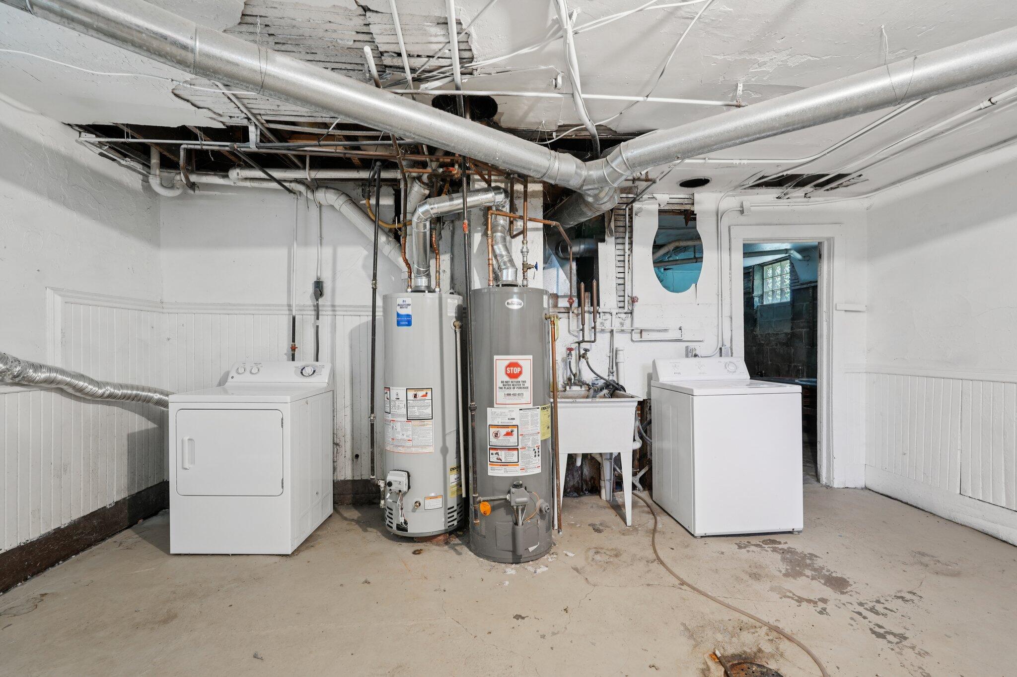 2427 S Wentworth Ave