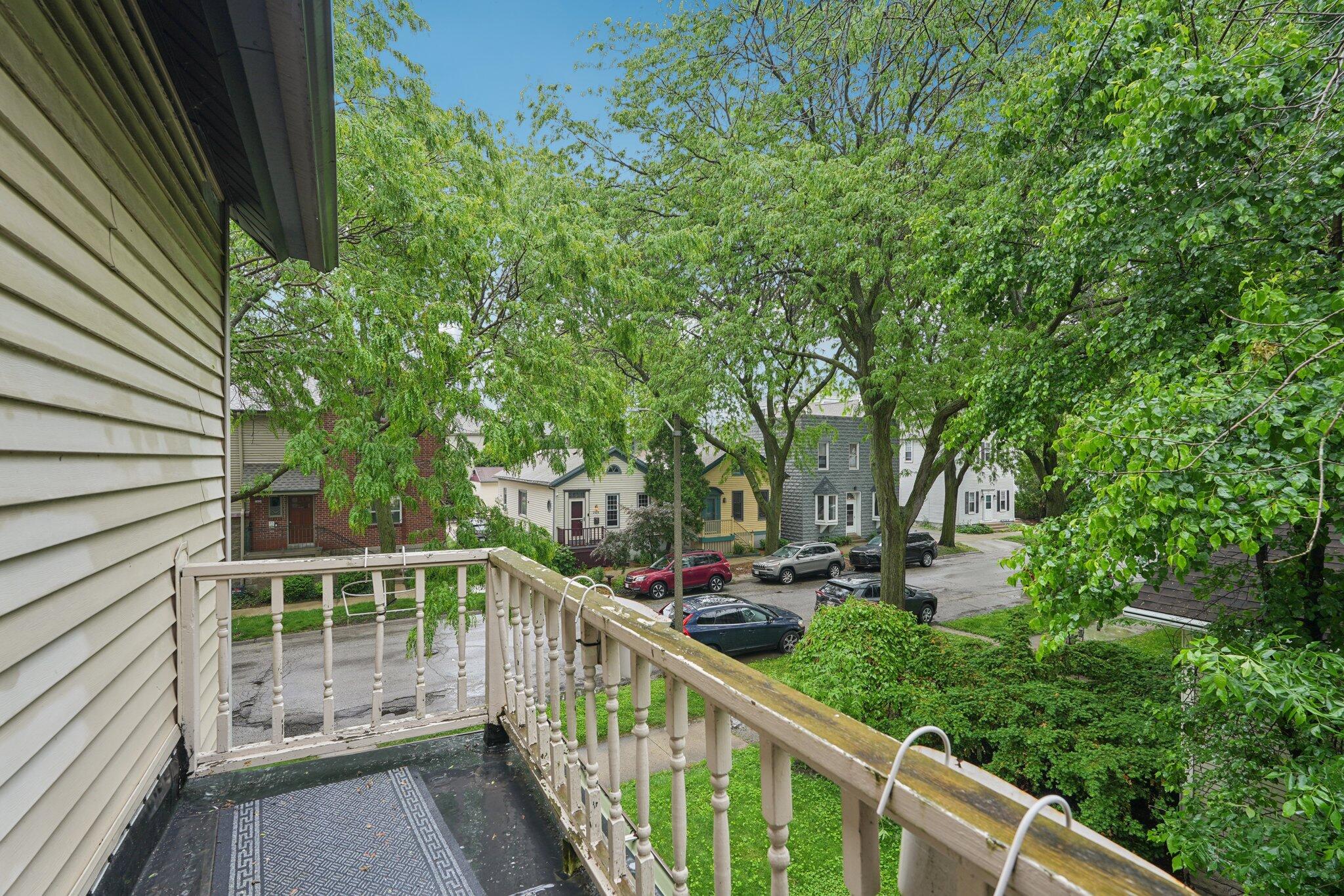 2427 S Wentworth Ave