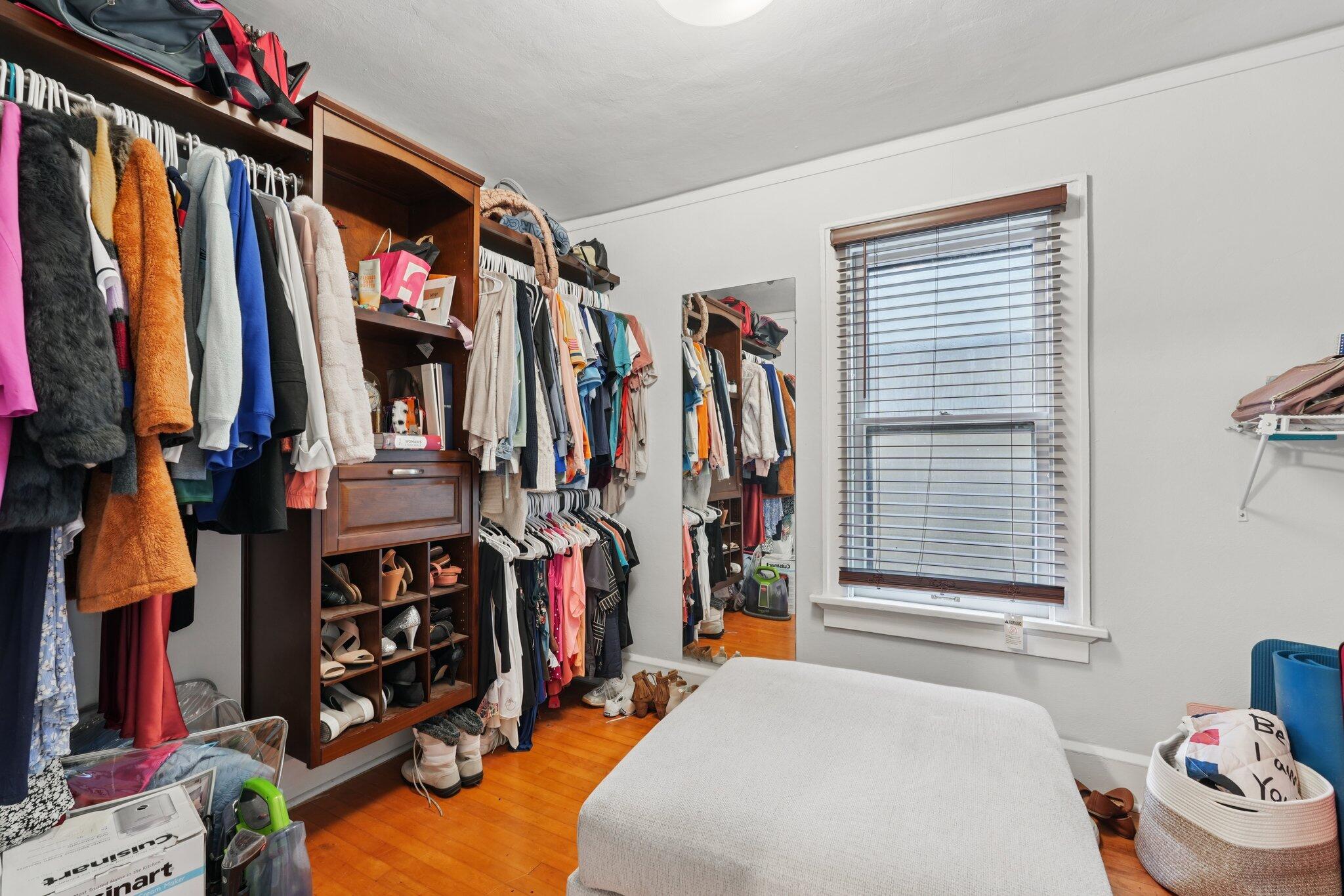 2427 S Wentworth Ave