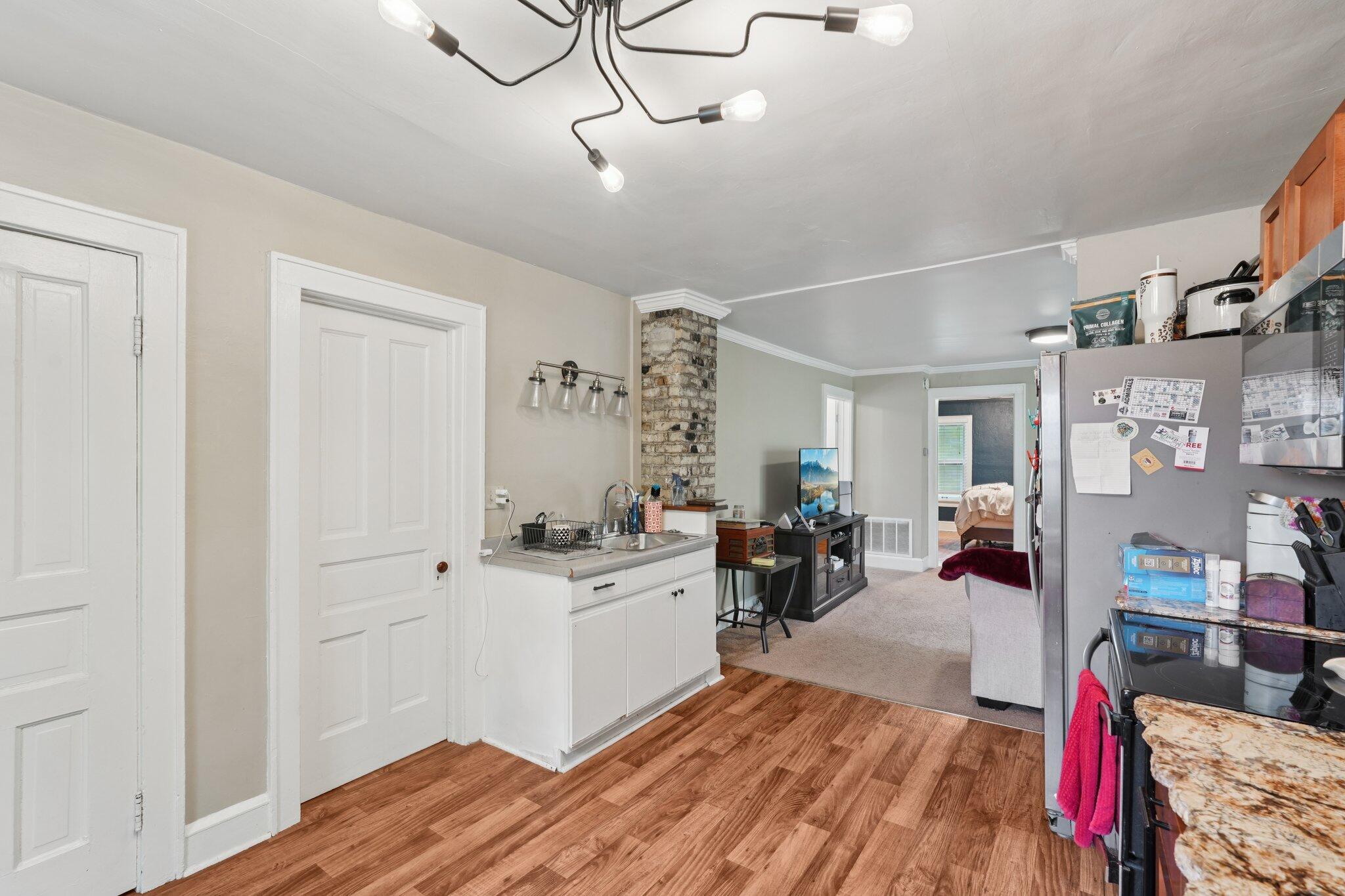 2427 S Wentworth Ave