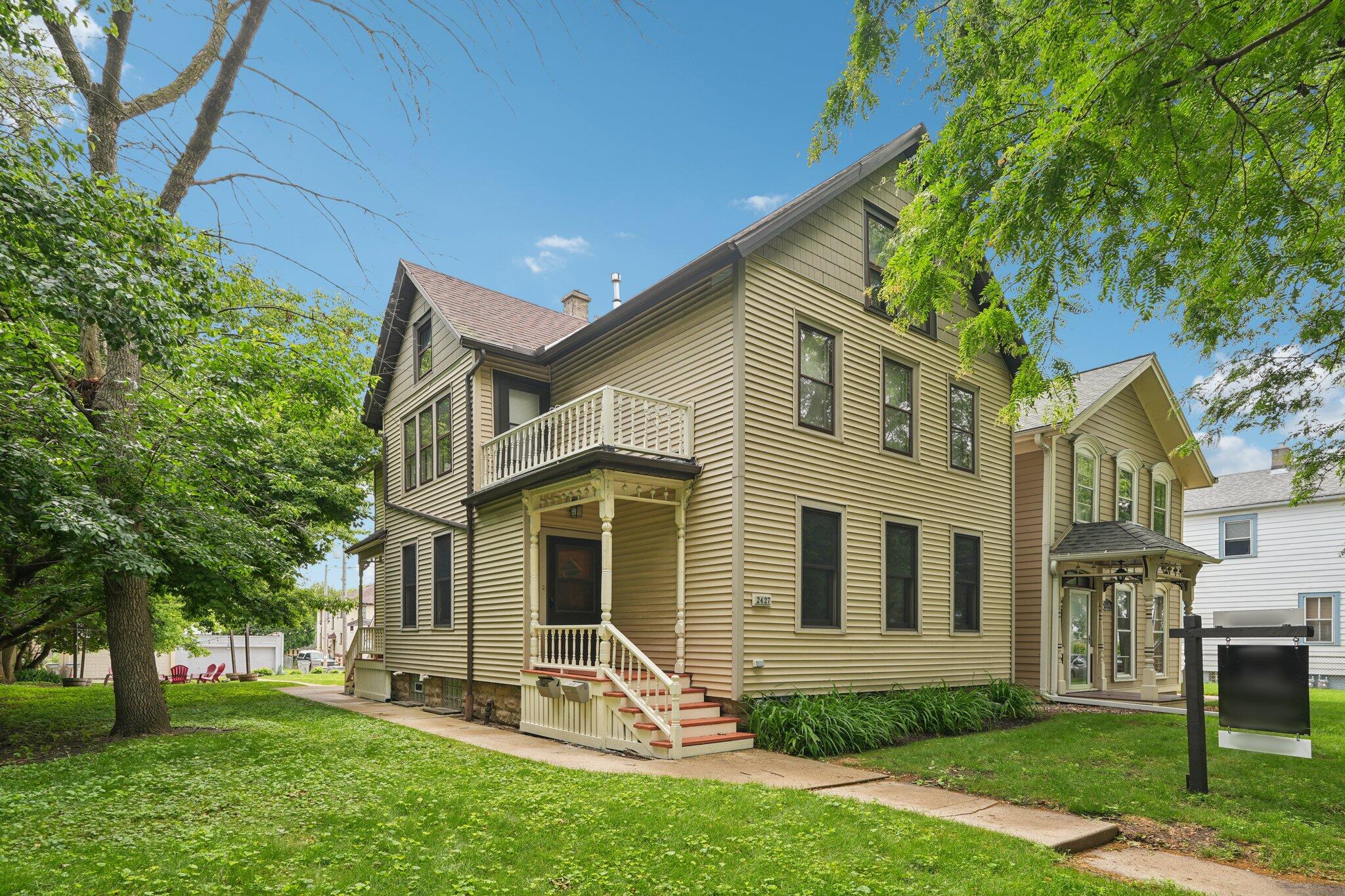 2427 S Wentworth Ave