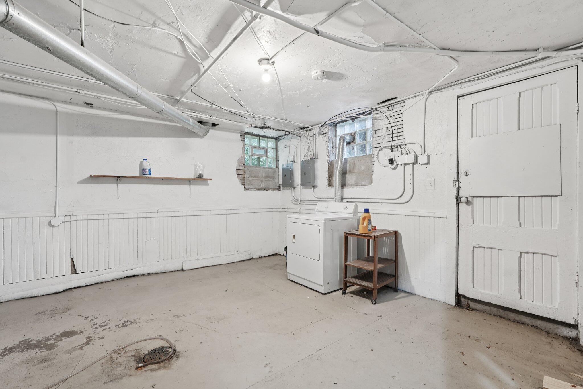 2427 S Wentworth Ave