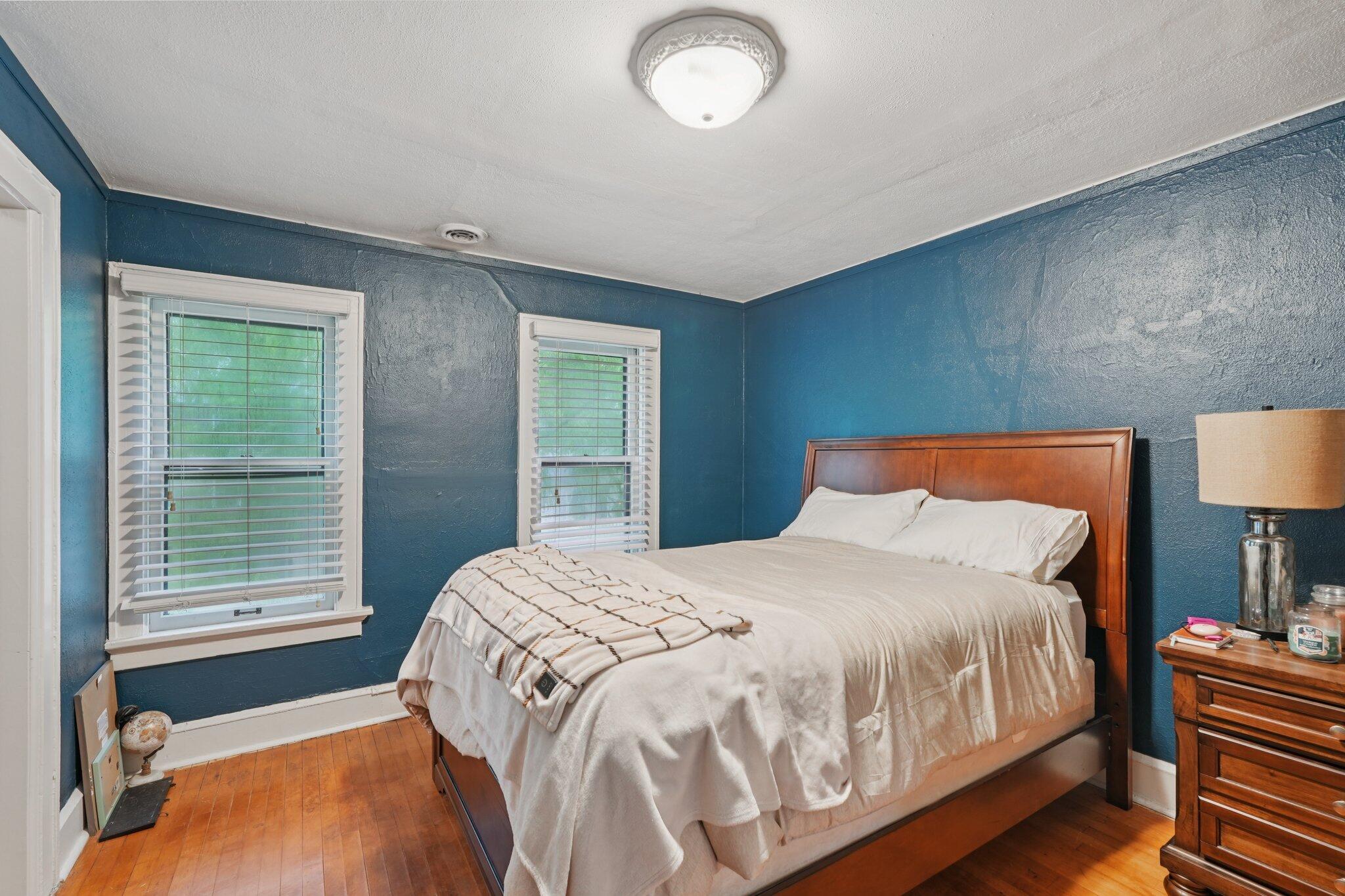 2427 S Wentworth Ave