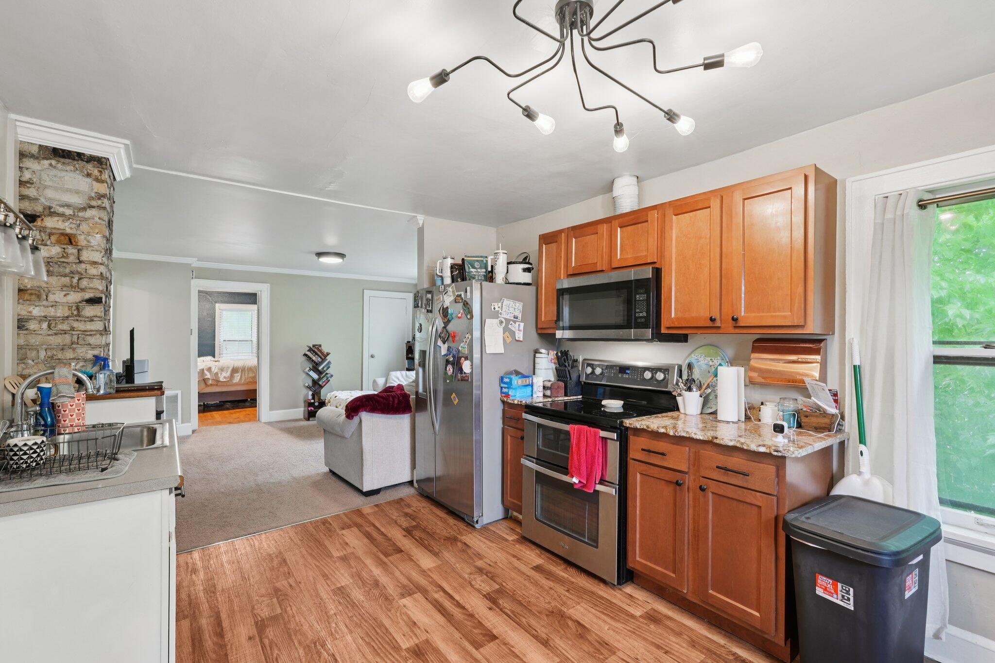 2427 S Wentworth Ave