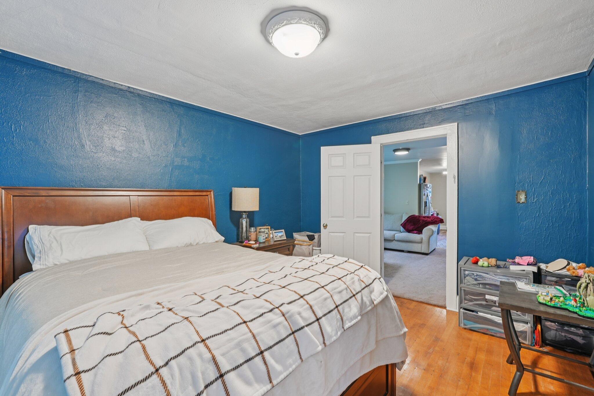 2427 S Wentworth Ave