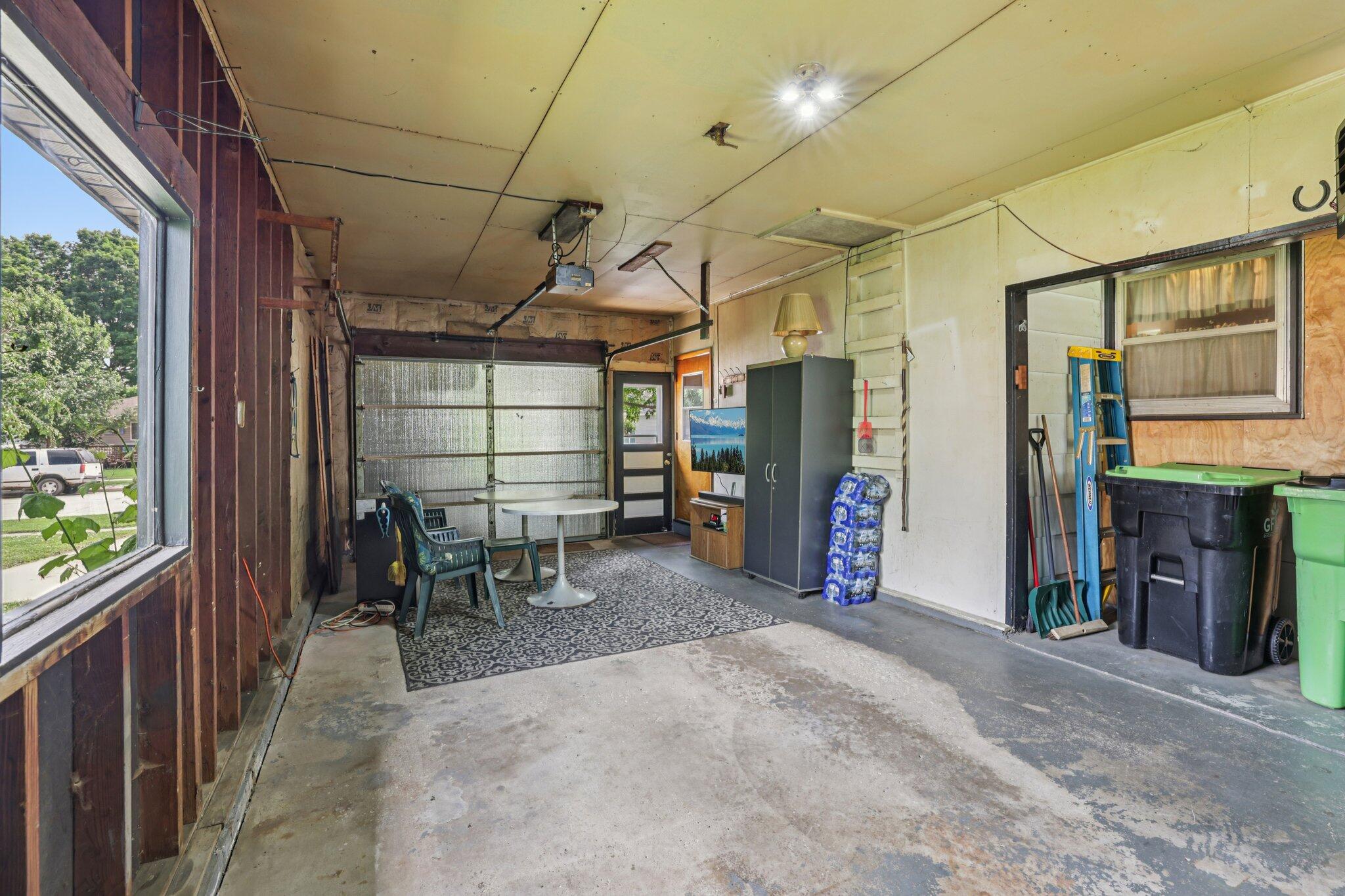 112 Stone St