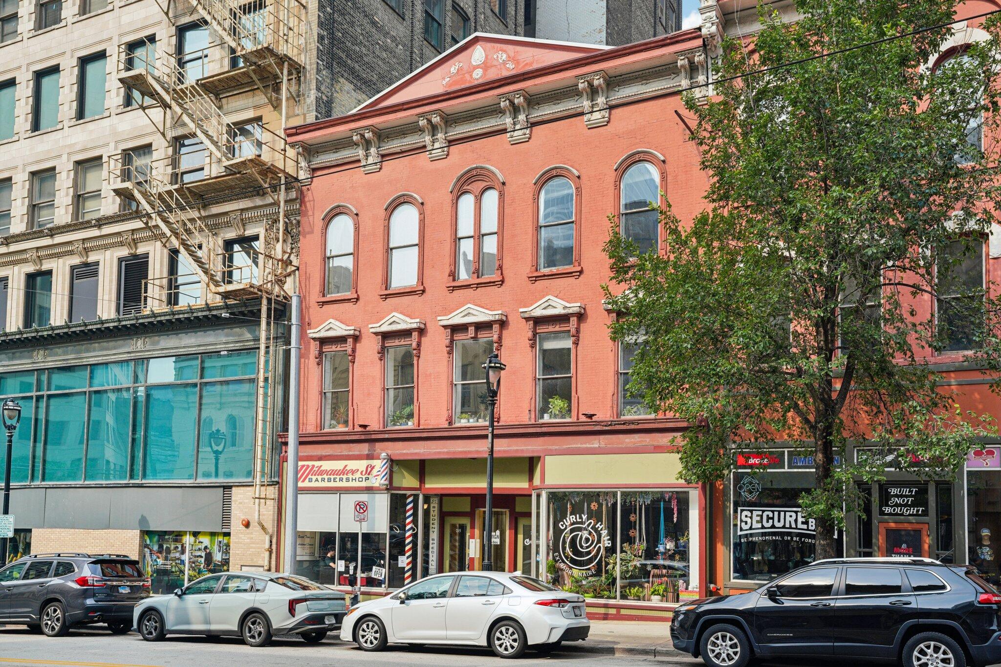 715 N St
