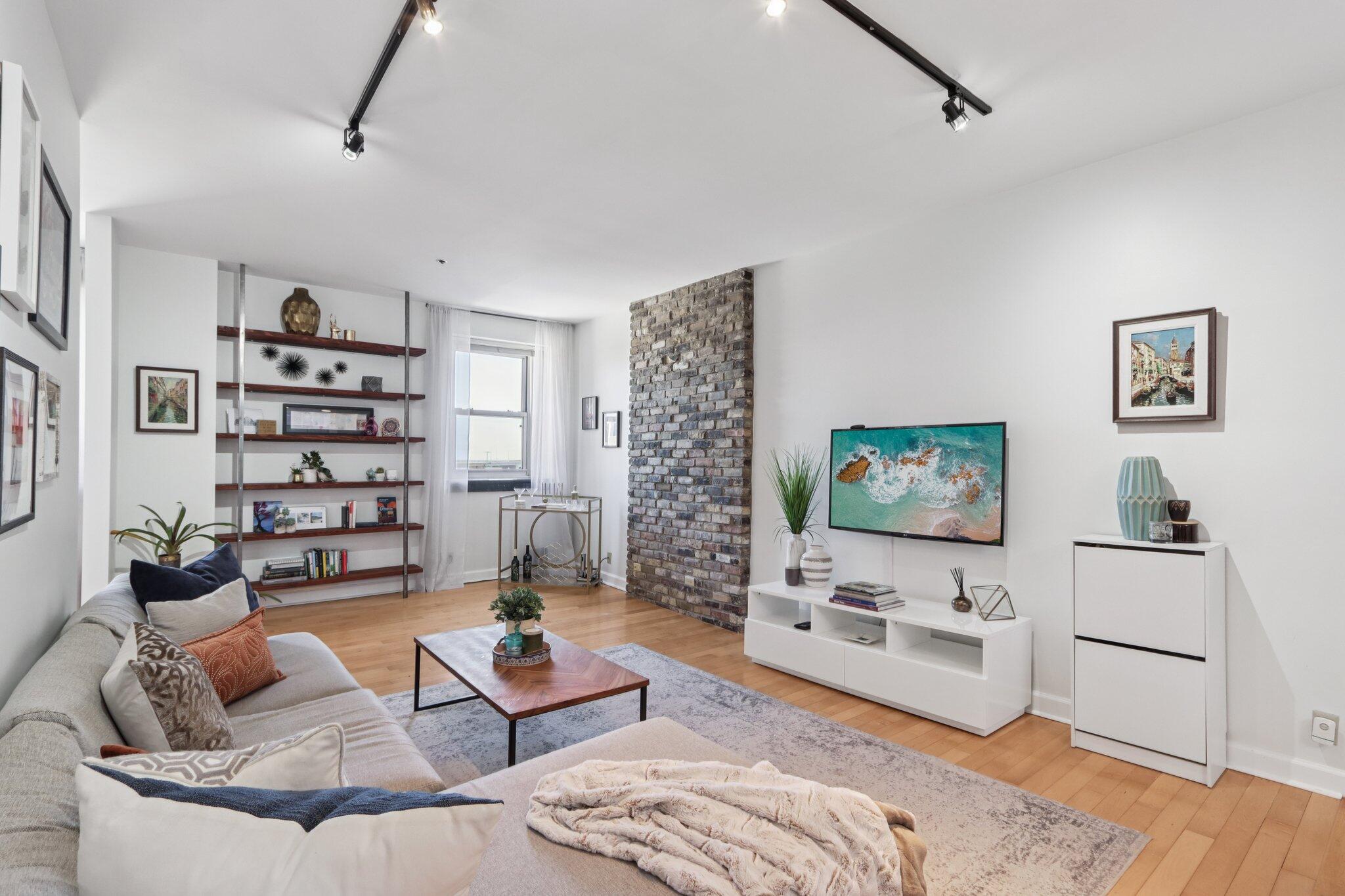 234 N Broadway - Unit: 513
