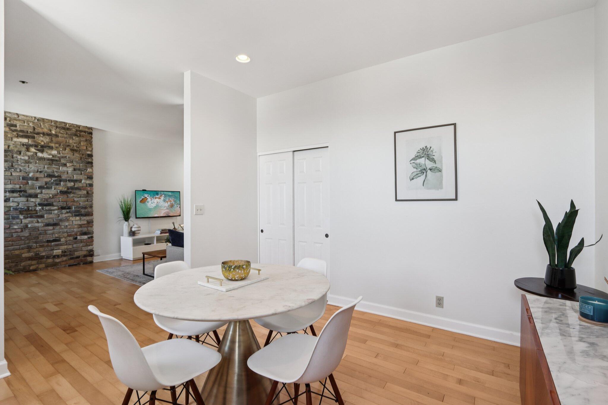 234 N Broadway - Unit: 513