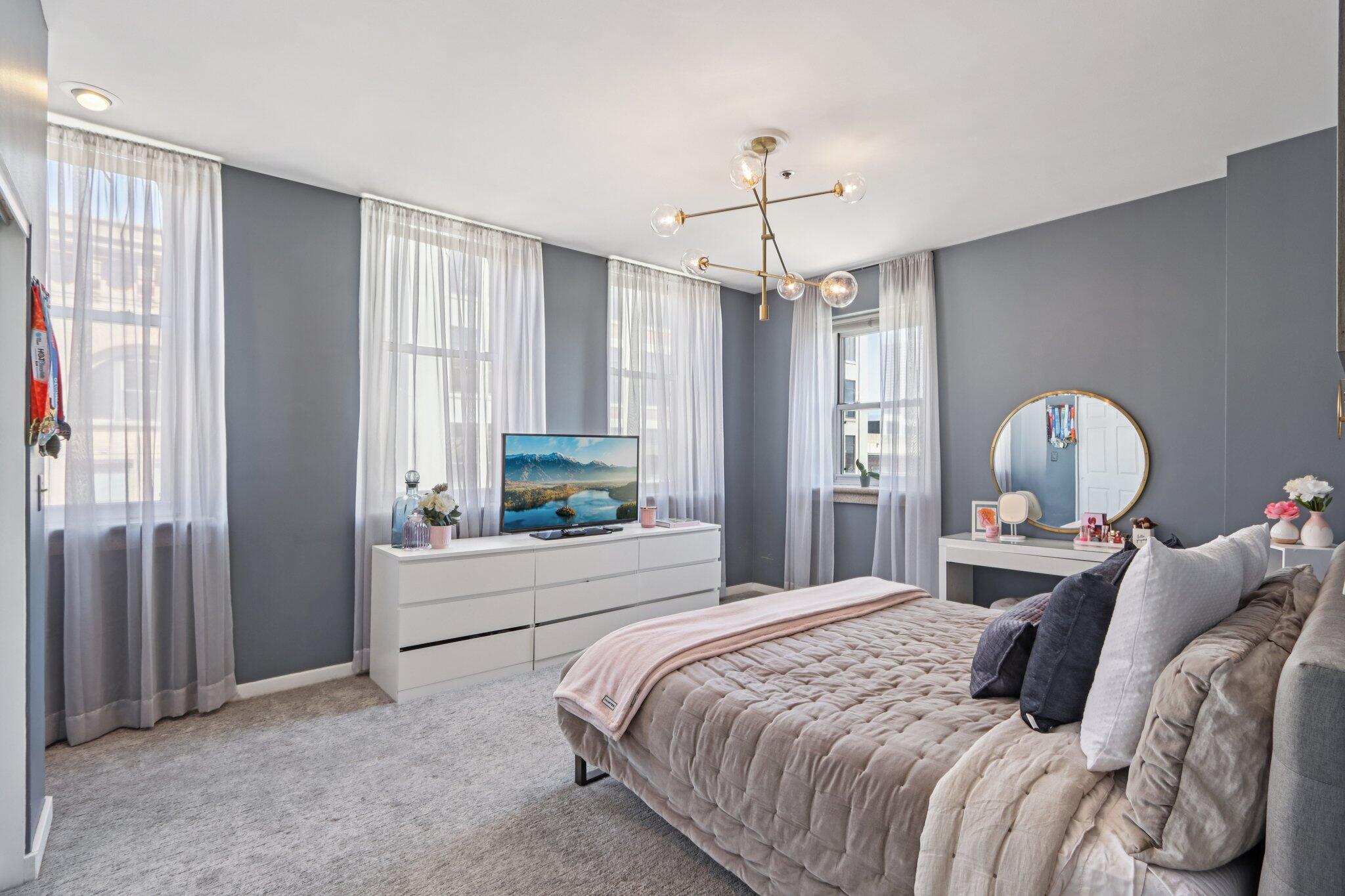 234 N Broadway - Unit: 513