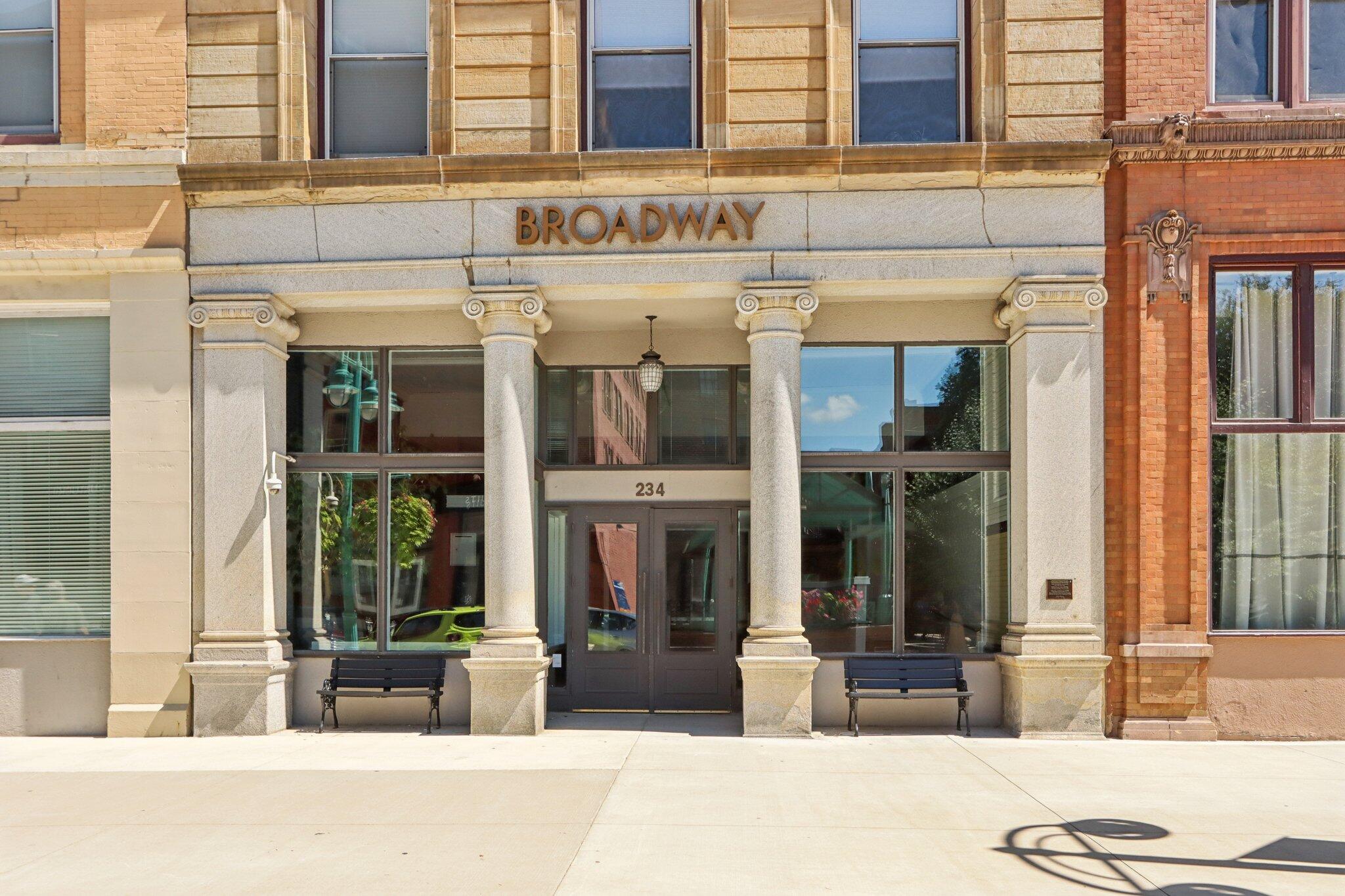 234 N Broadway - Unit: 513