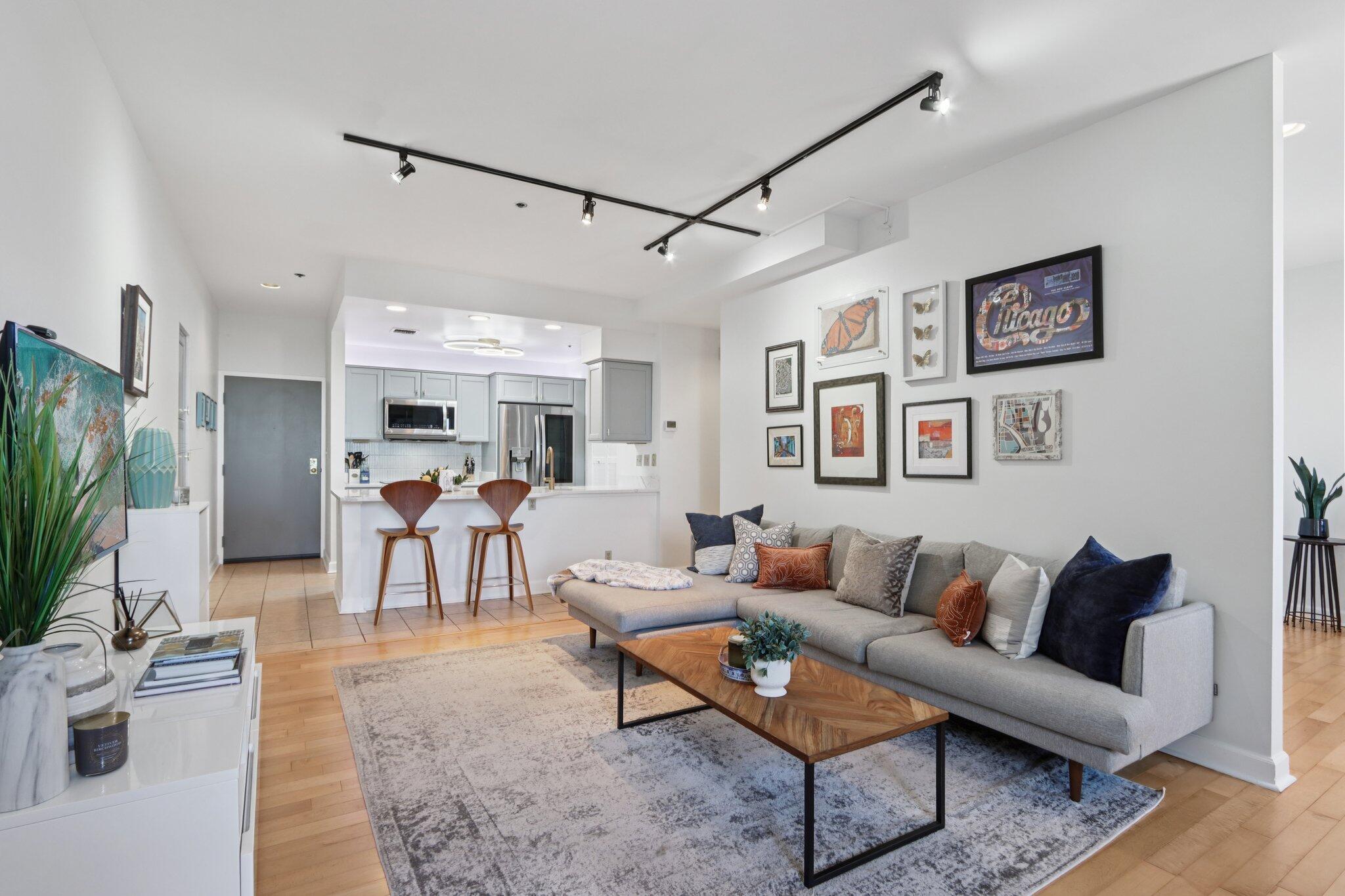 234 N Broadway - Unit: 513