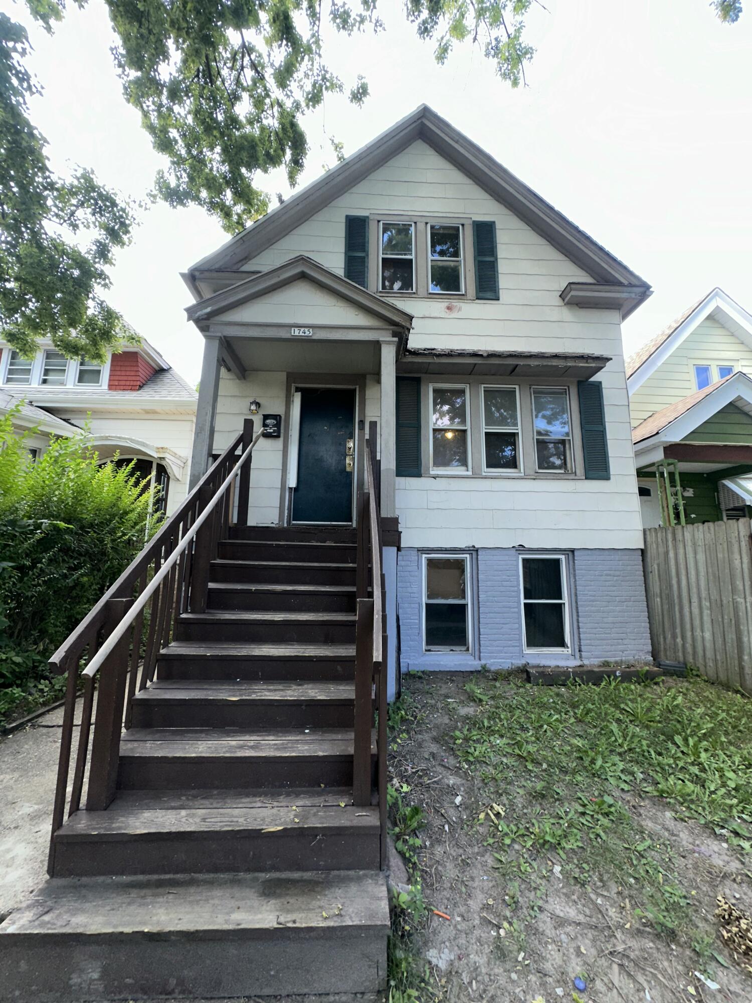 1745 S 18th St