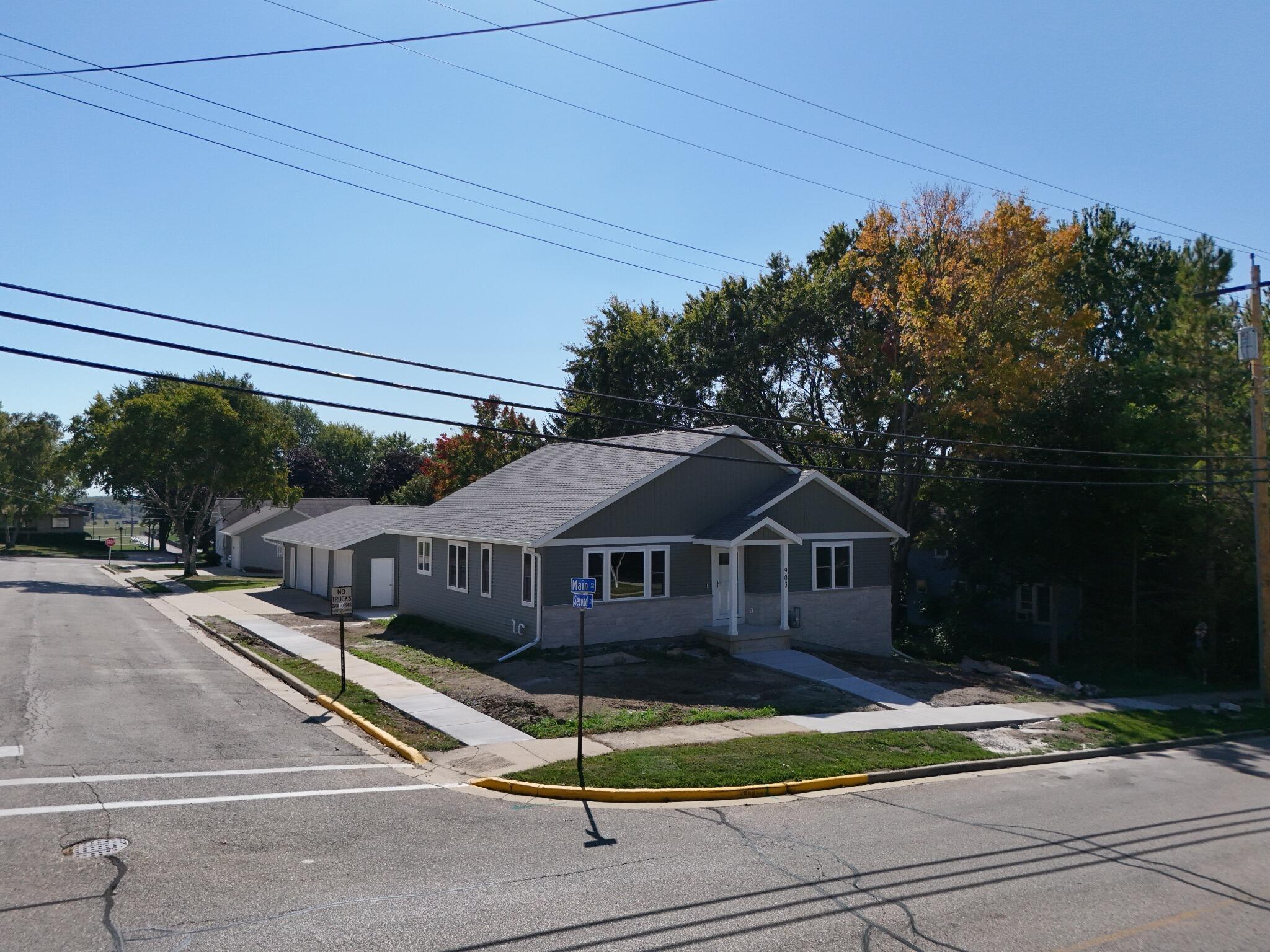 903 Main St