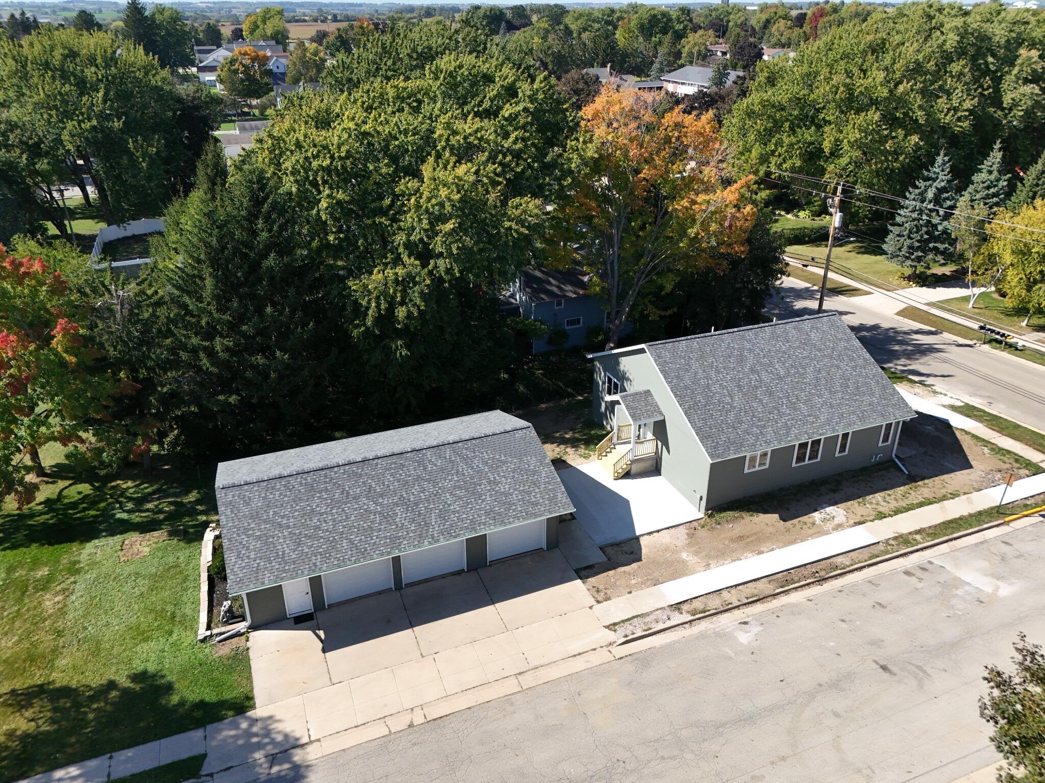 903 Main St