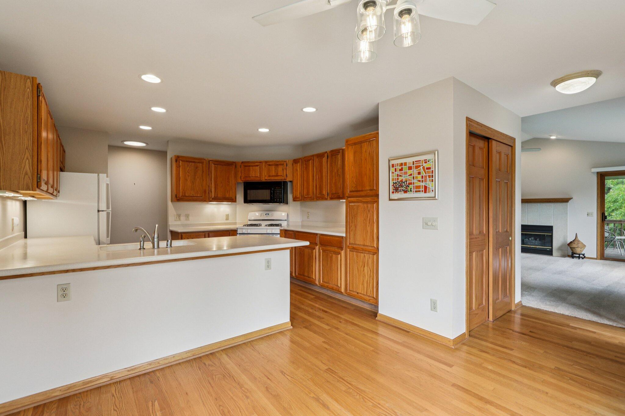 12374 W Waterford Ave