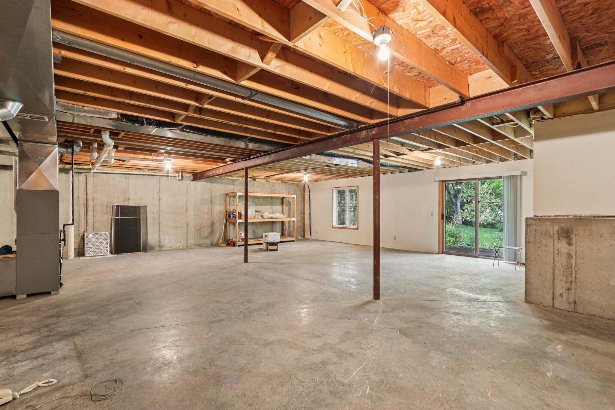 12374 W Waterford Ave