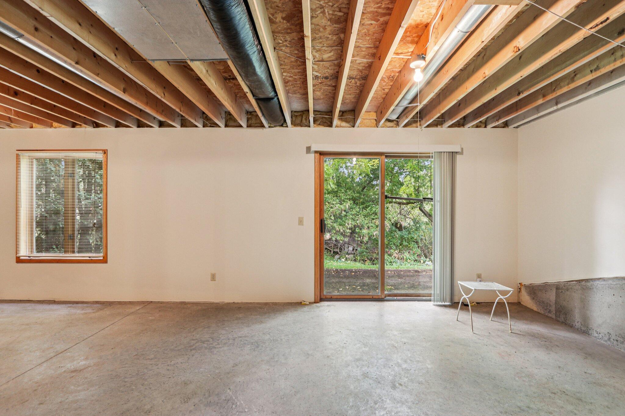 12374 W Waterford Ave