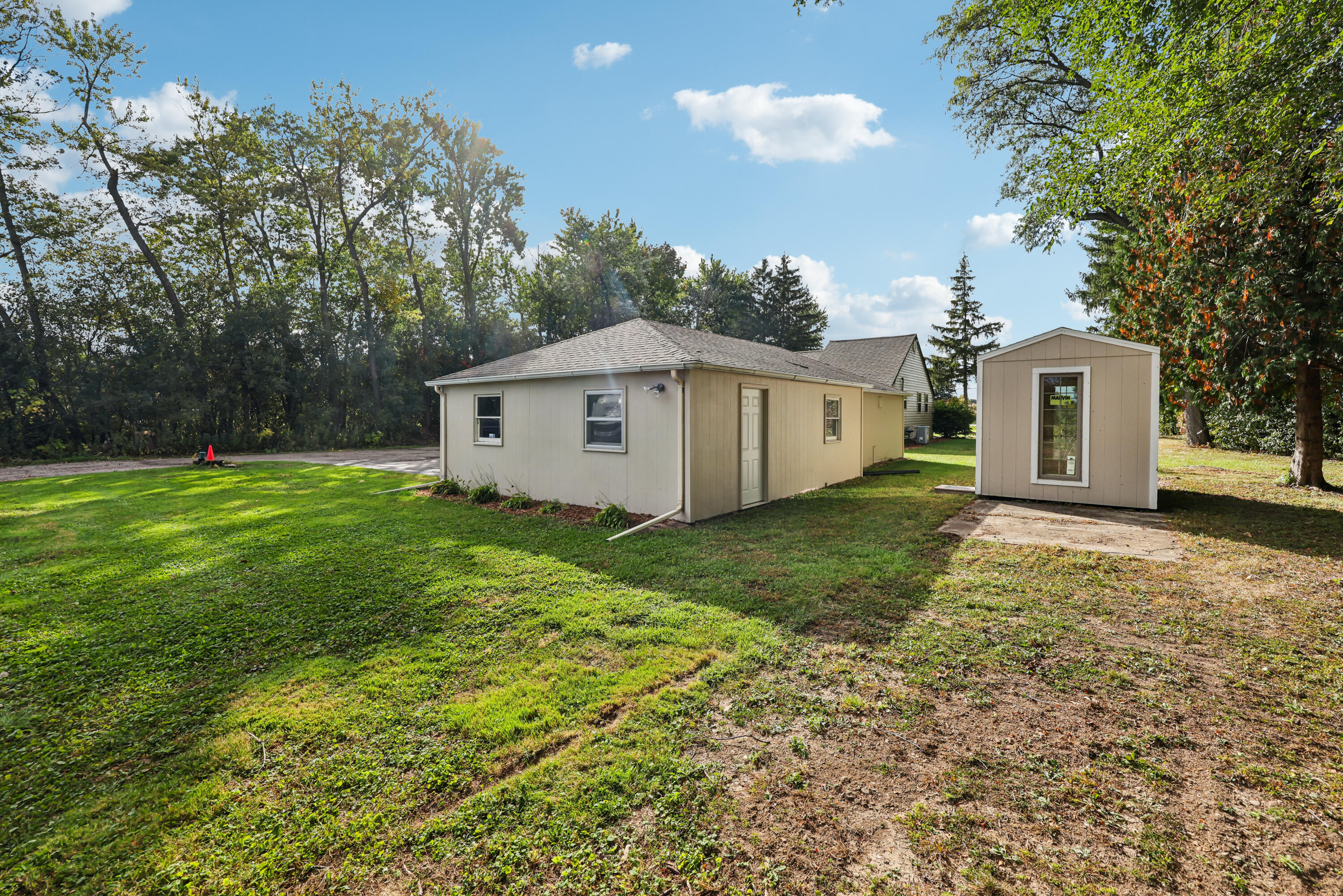 10216 N Baehr Rd