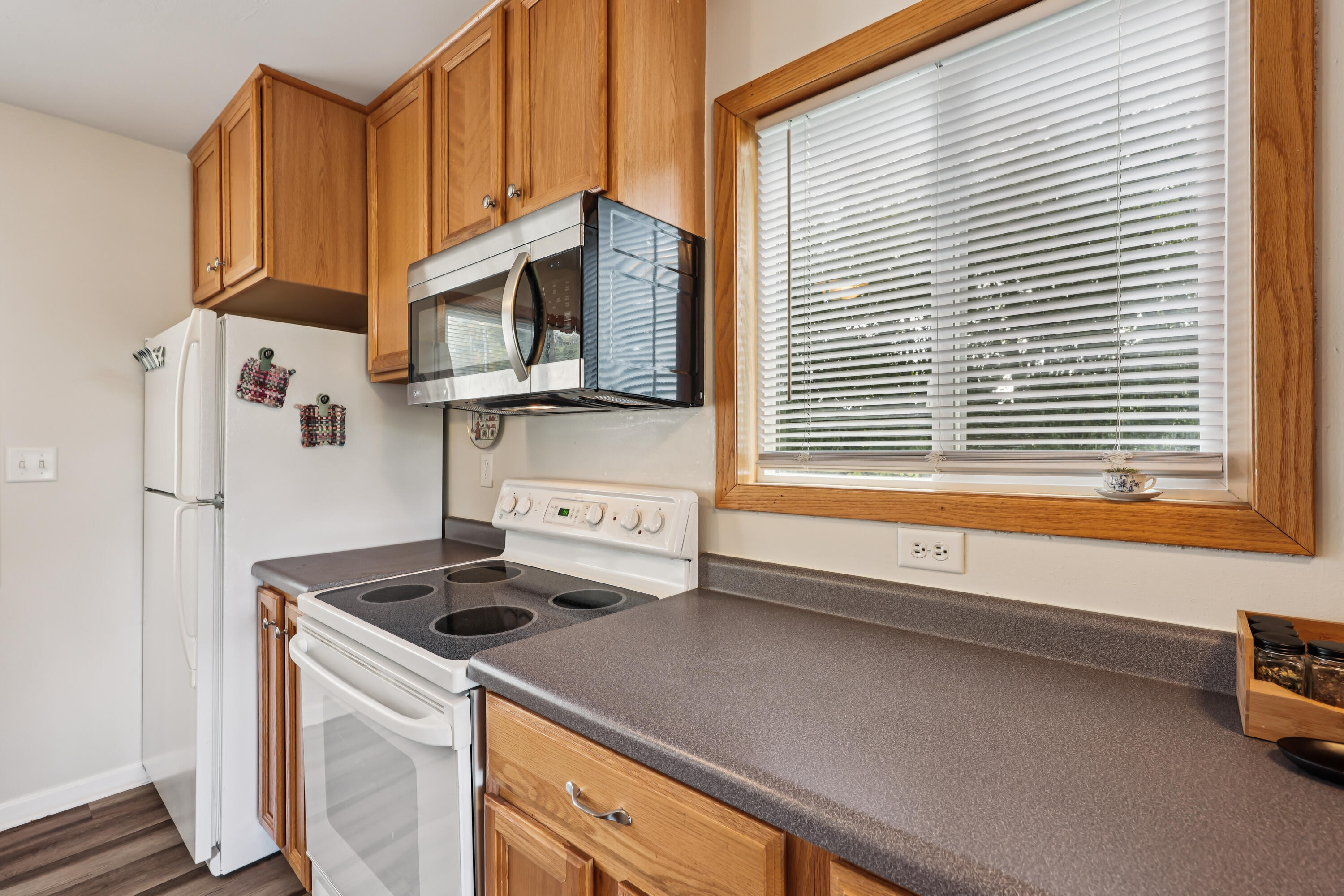 10216 N Baehr Rd