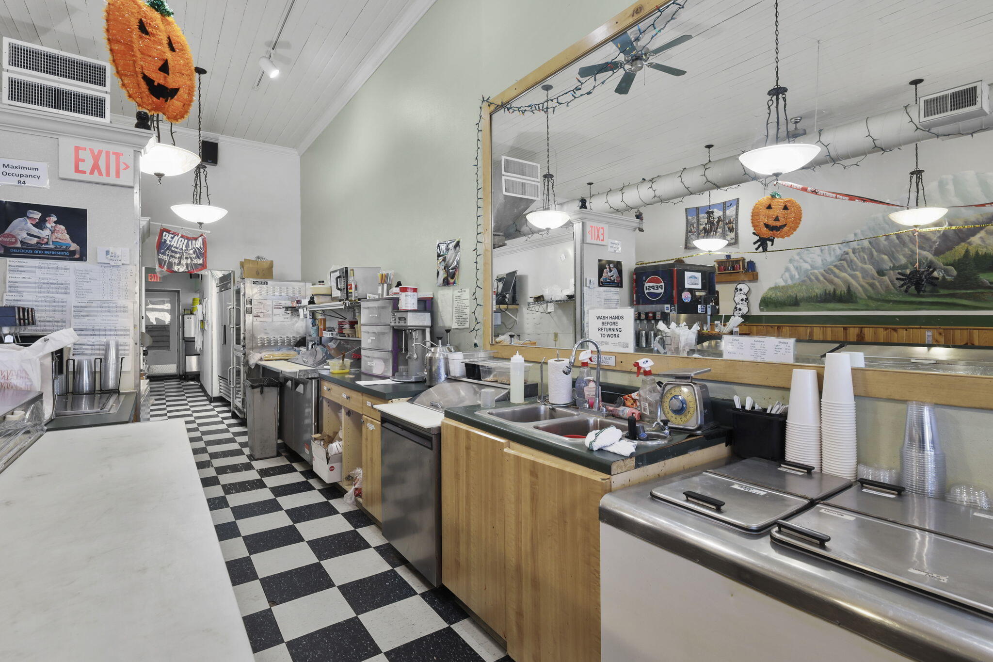 134 E Lake St Unit: 136