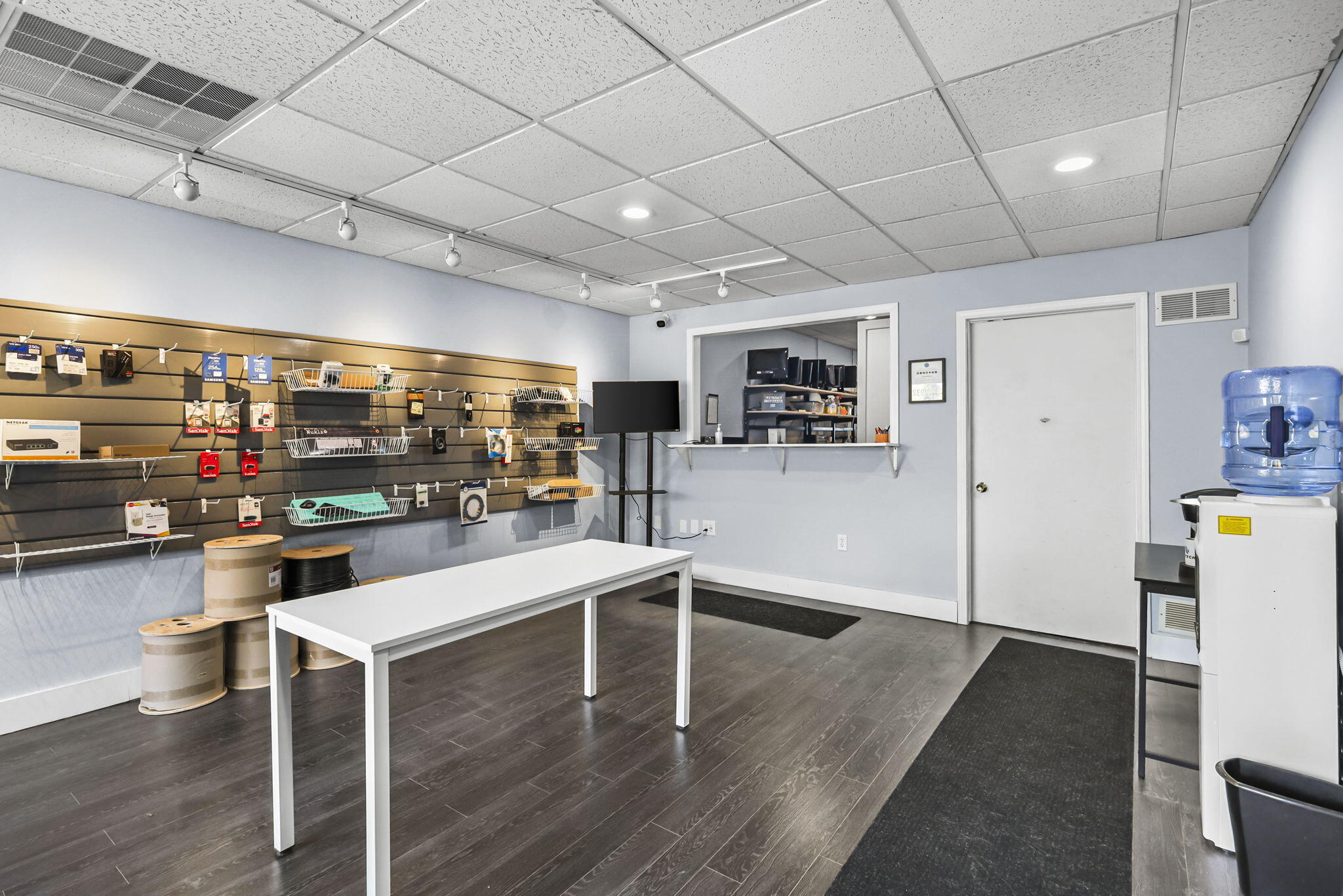 134 E Lake St Unit: 136