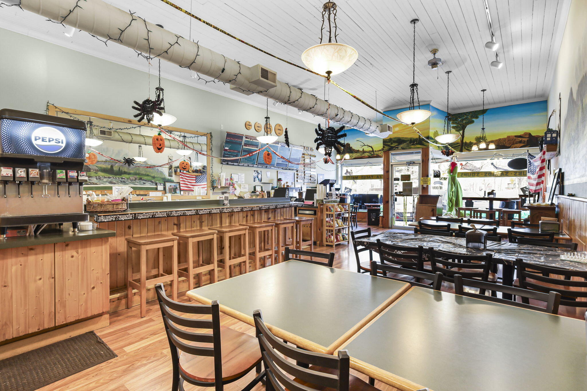 134 E Lake St Unit: 136