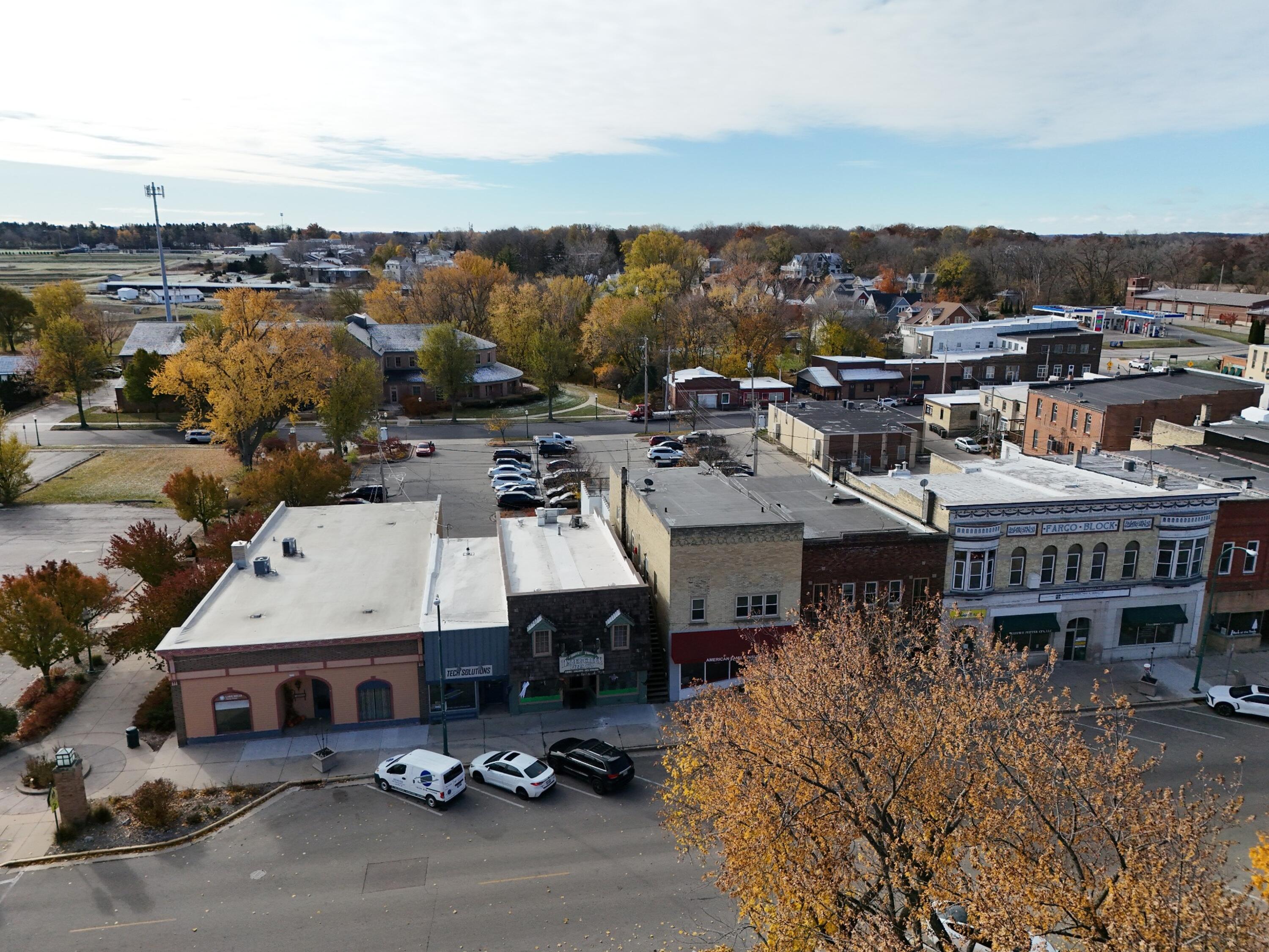 134 E Lake St Unit: 136