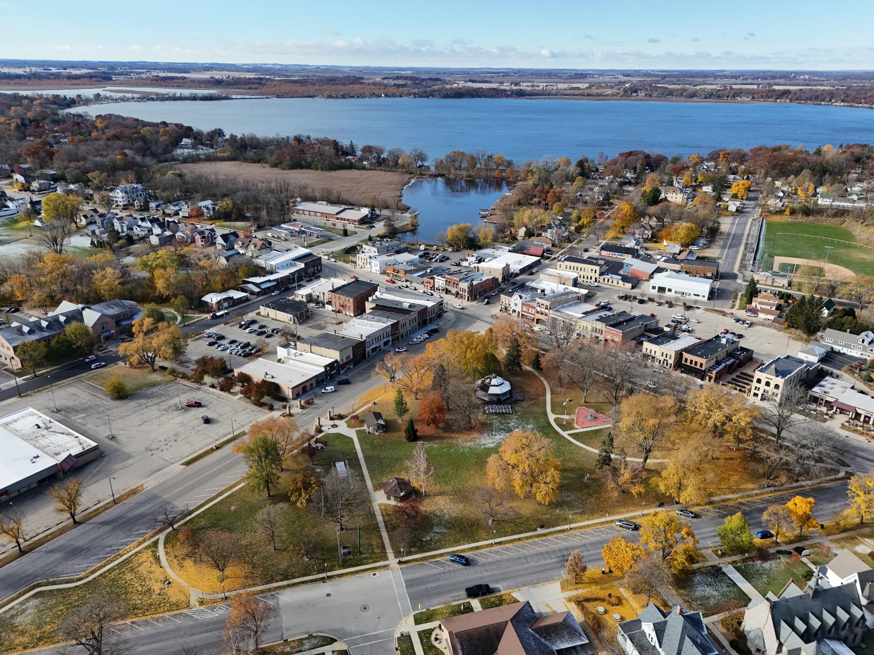 134 E Lake St Unit: 136