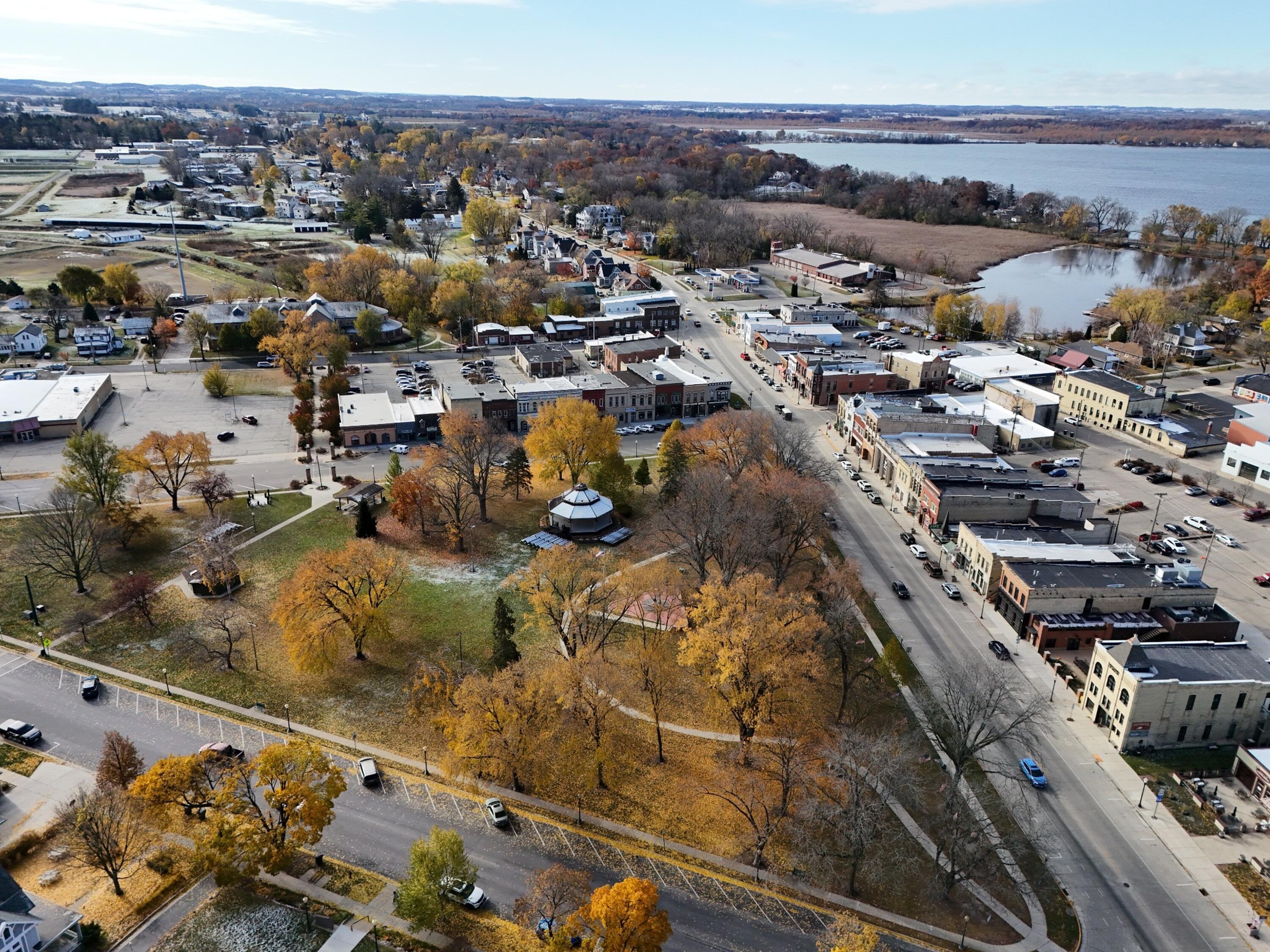 134 E Lake St Unit: 136