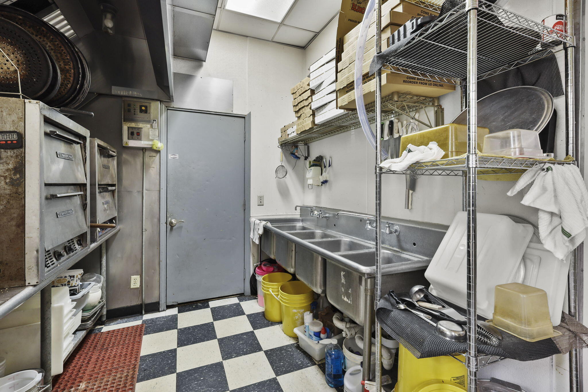 134 E Lake St Unit: 136