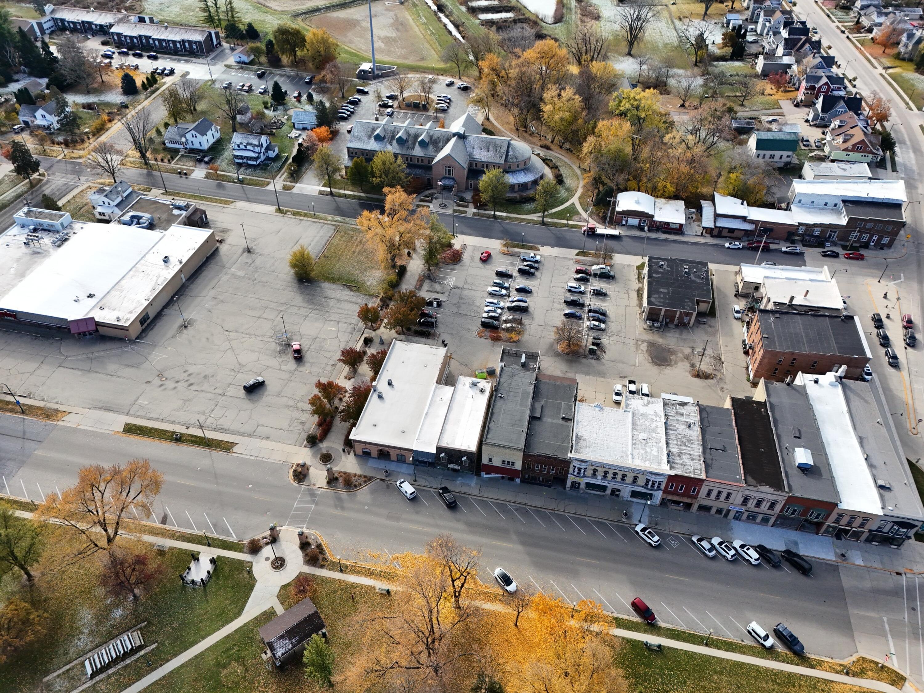 134 E Lake St Unit: 136