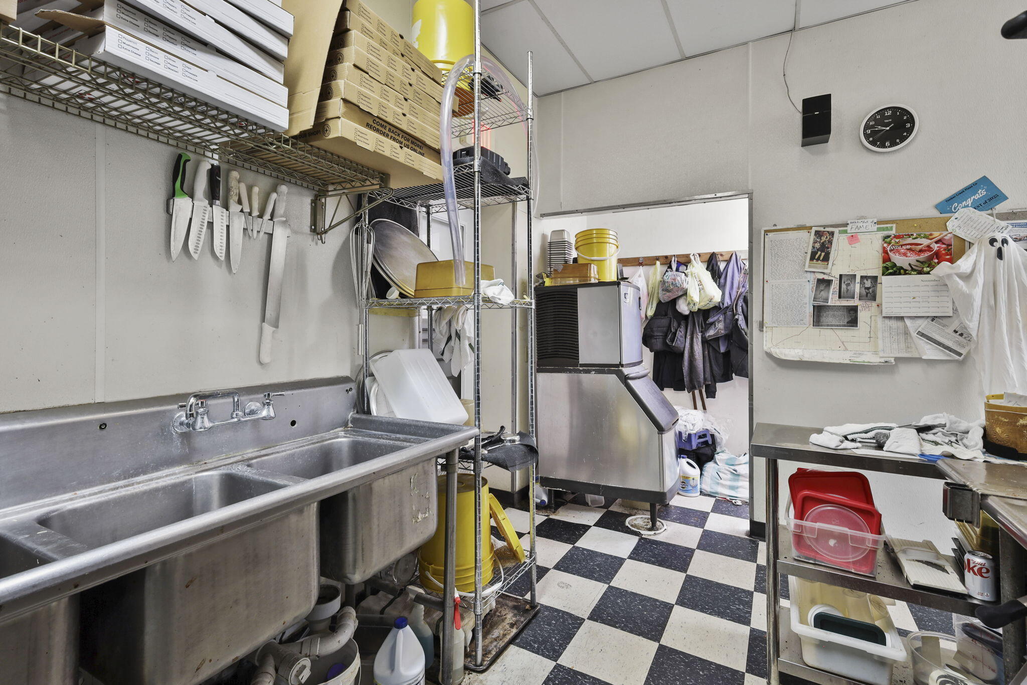 134 E Lake St Unit: 136