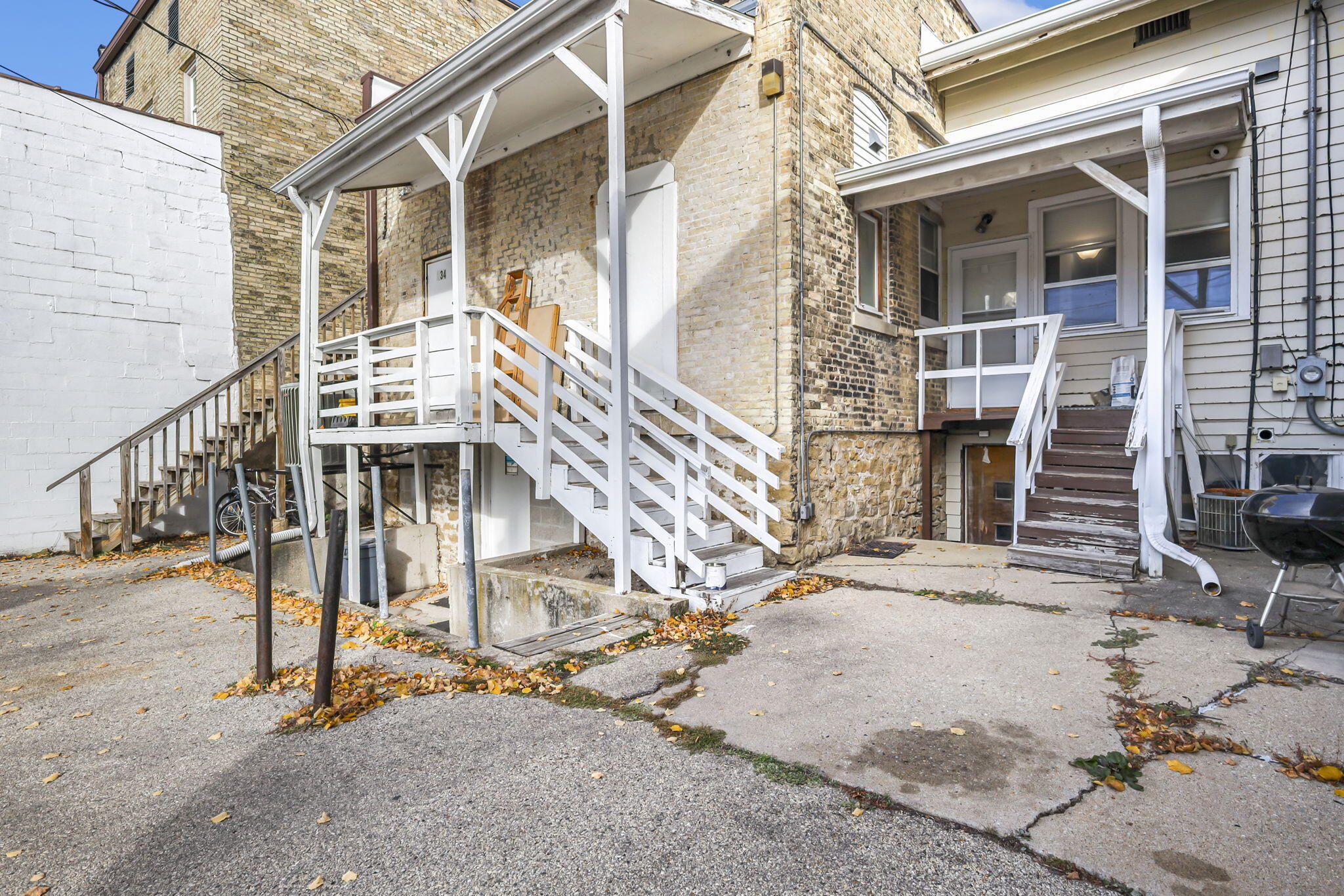 134 E Lake St Unit: 136