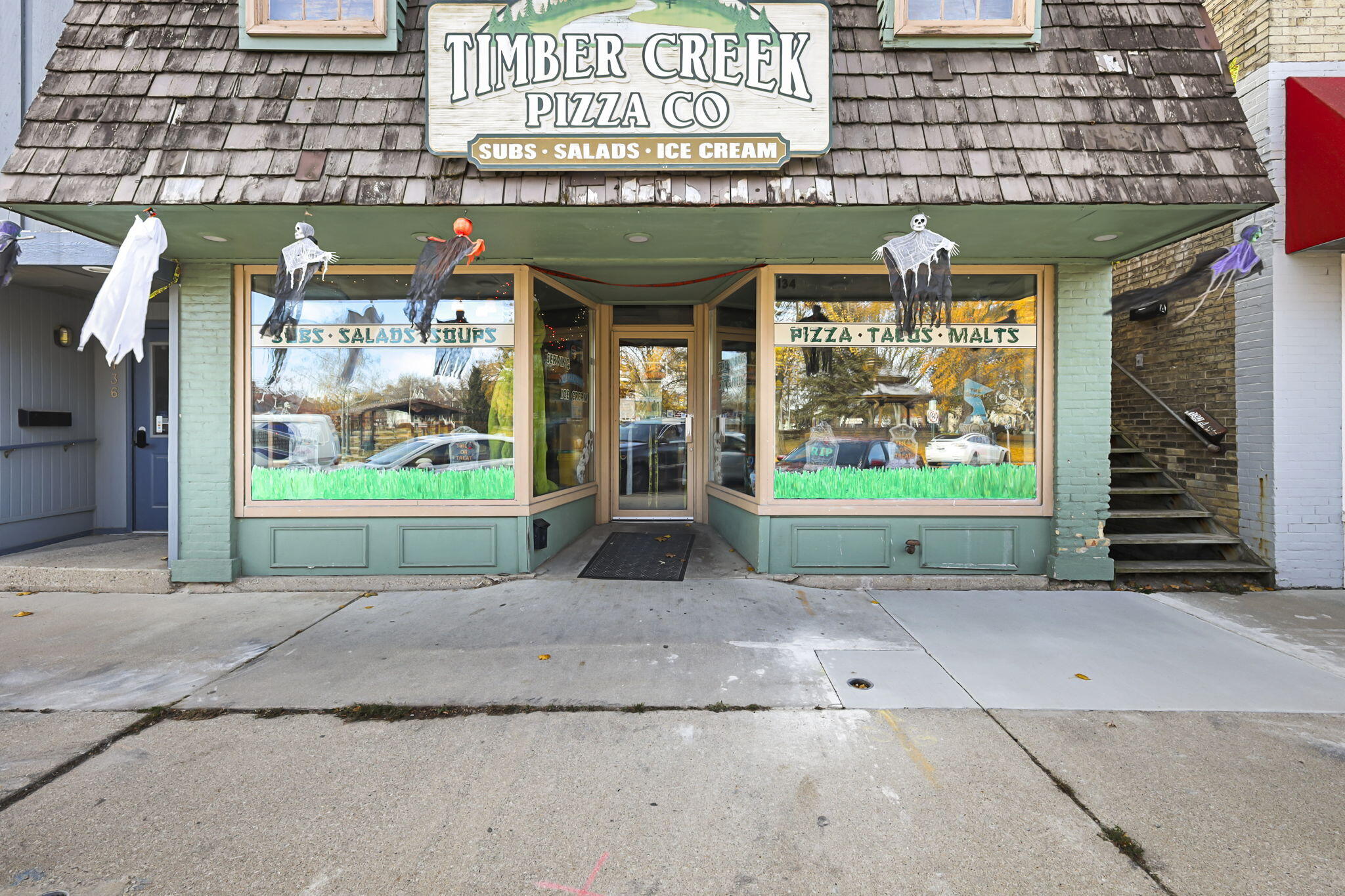 134 E Lake St Unit: 136