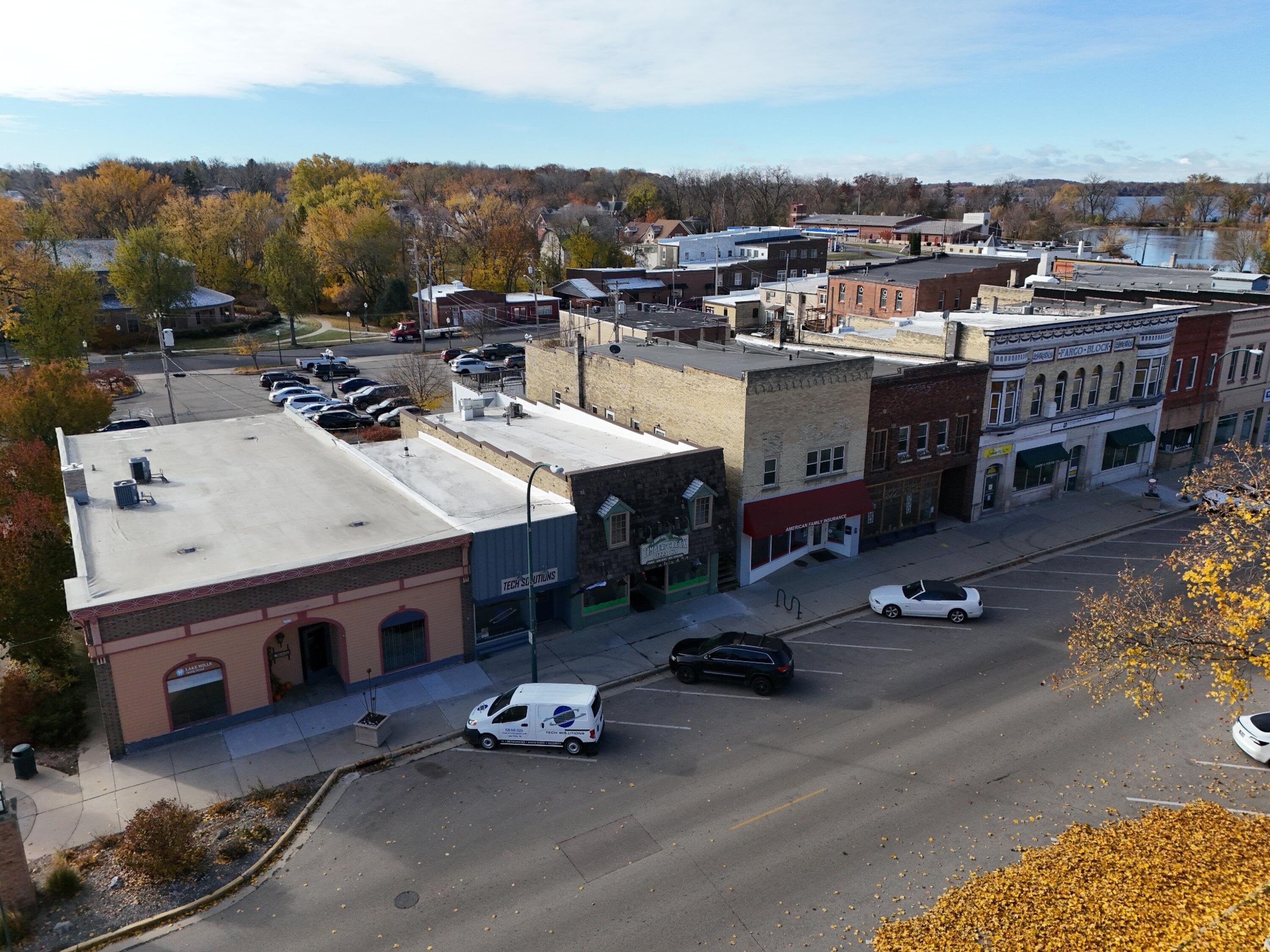 134 E Lake St Unit: 136