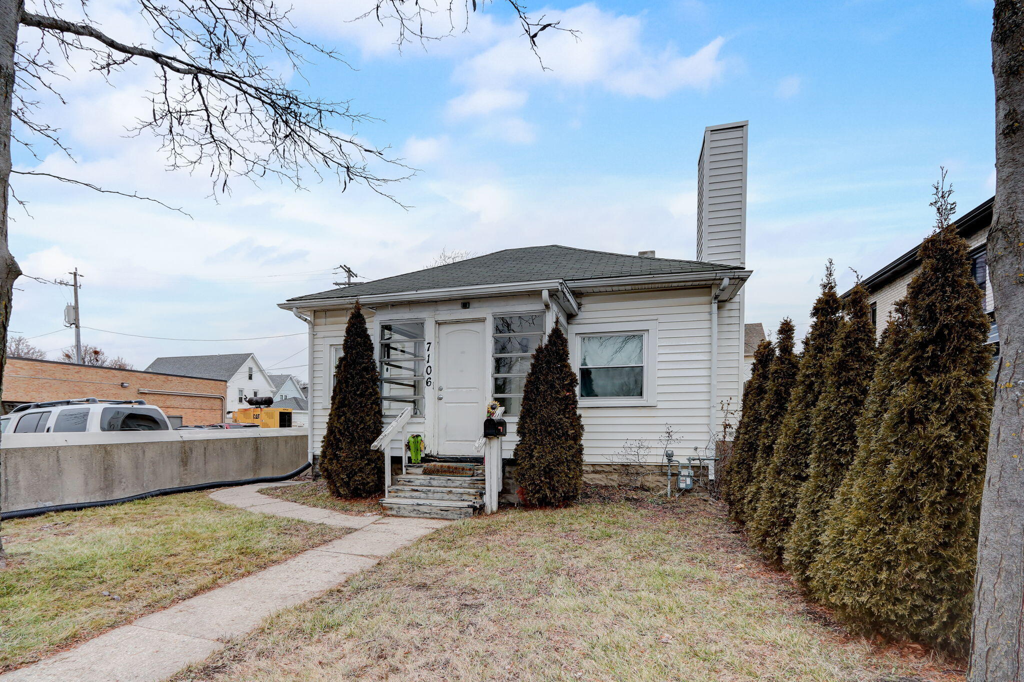 7100 W National Ave