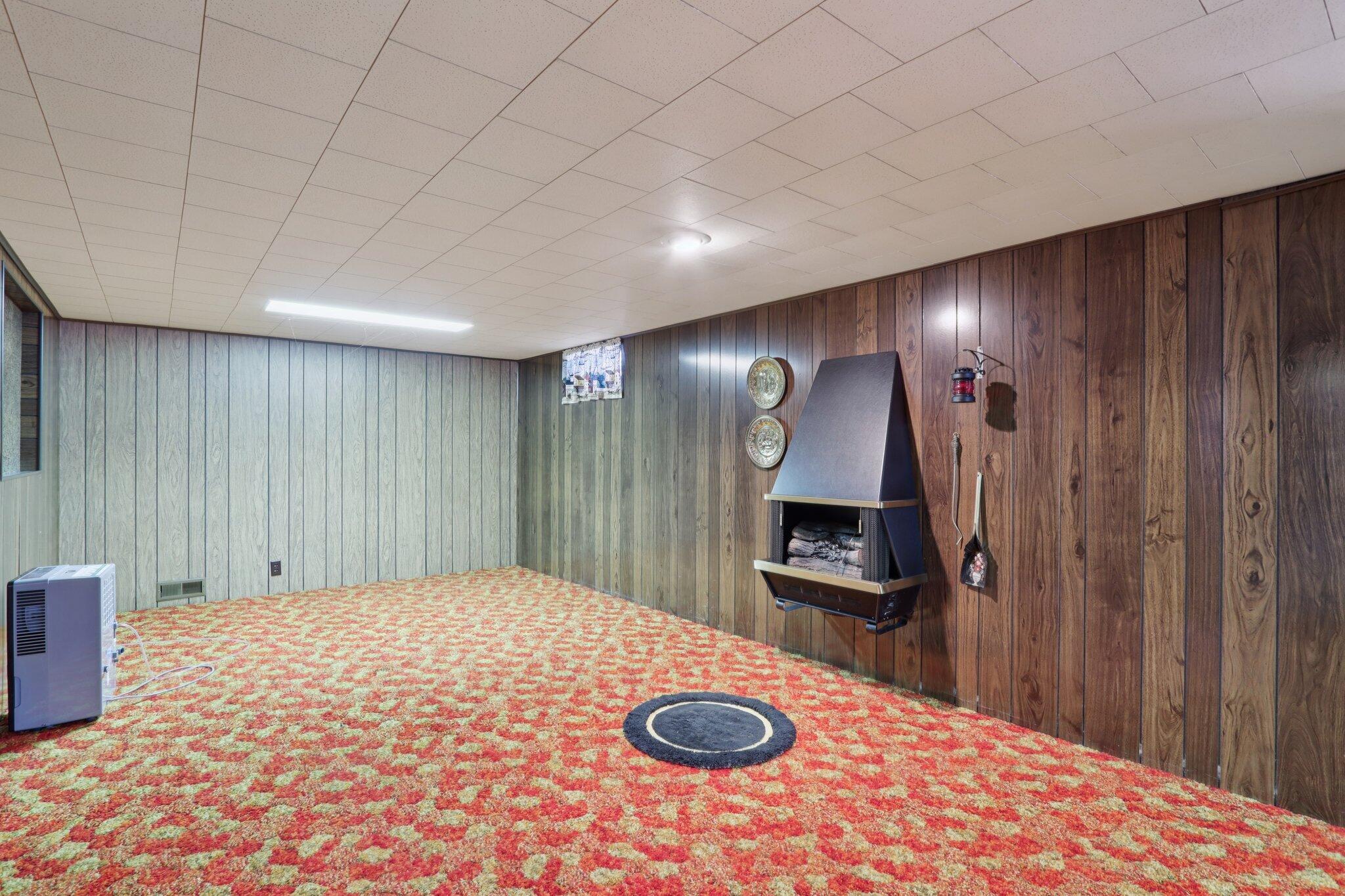 5341 N 49th St Unit: 5343