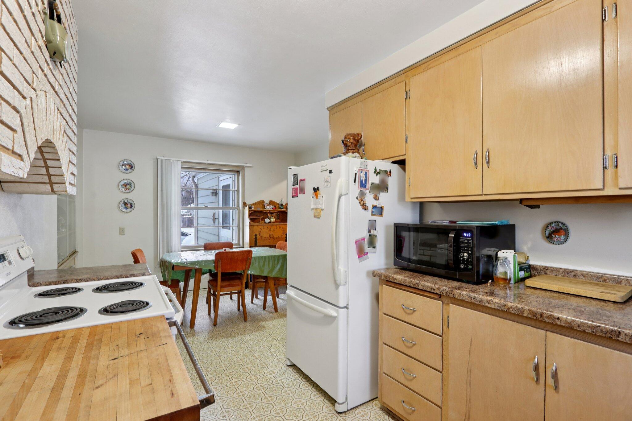 5341 N 49th St Unit: 5343