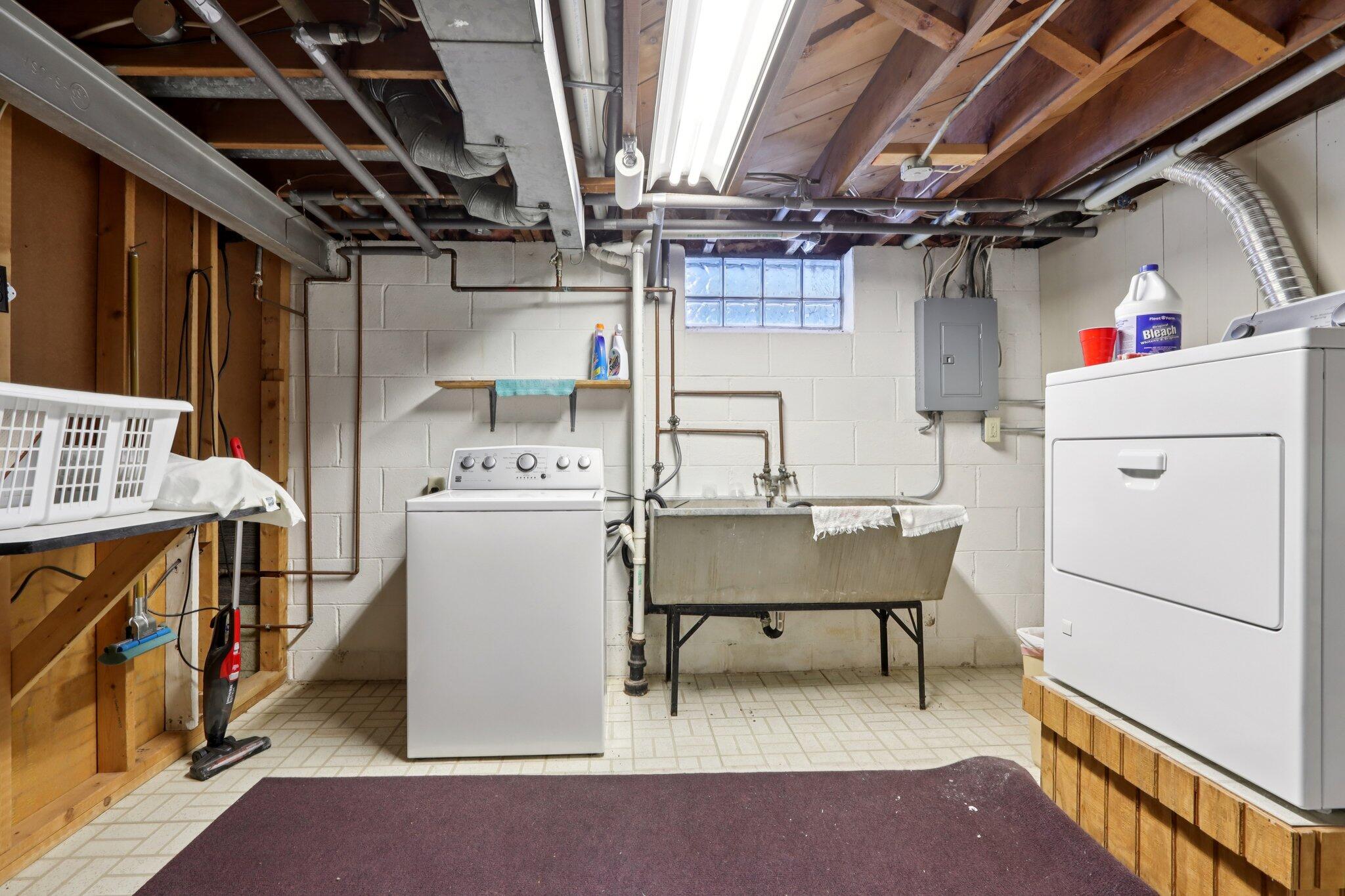 5341 N 49th St Unit: 5343