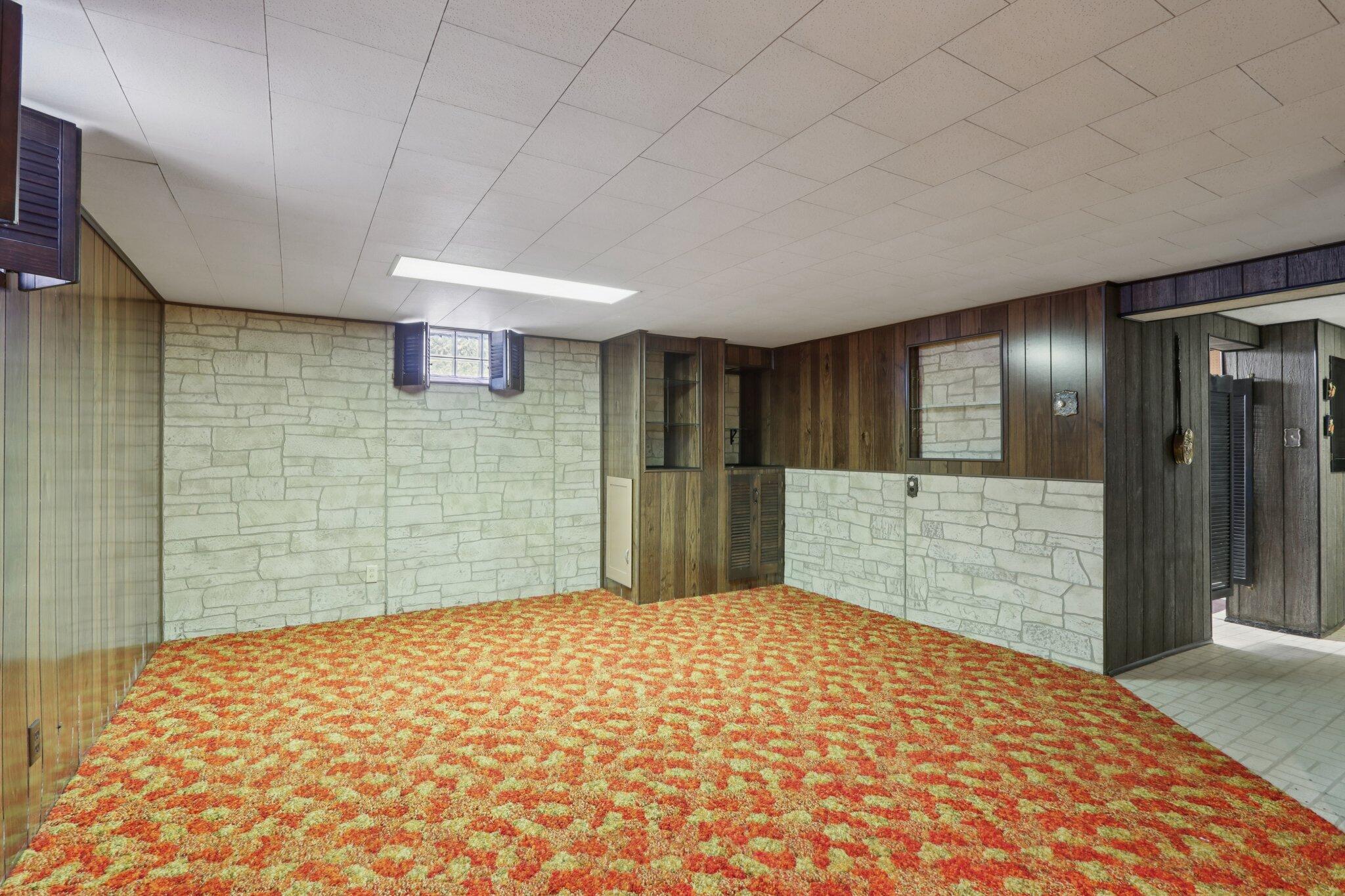 5341 N 49th St Unit: 5343