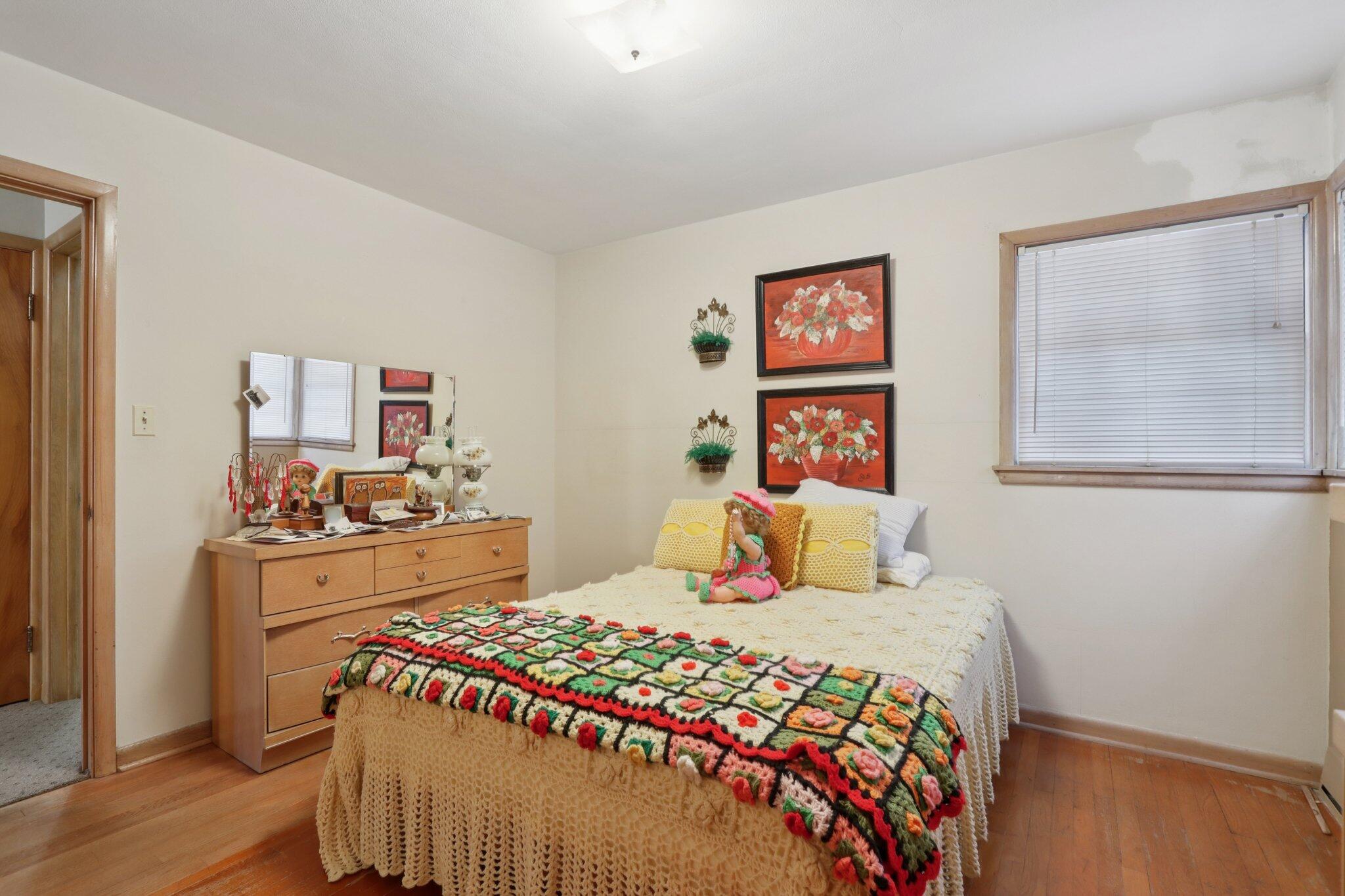 5341 N 49th St Unit: 5343