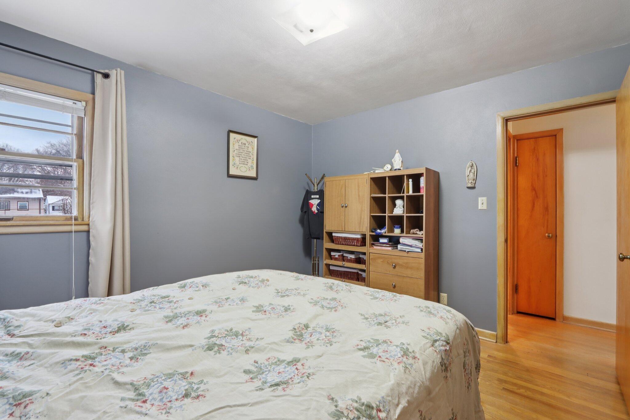 5341 N 49th St Unit: 5343