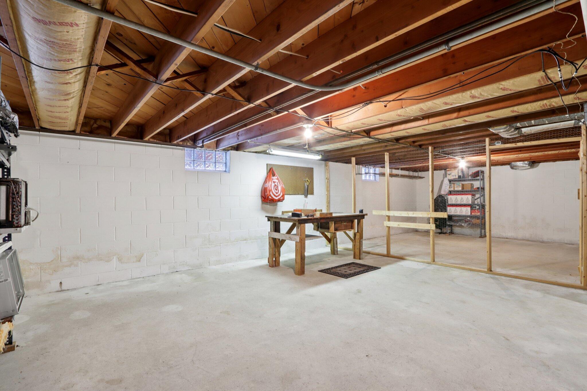 5341 N 49th St Unit: 5343